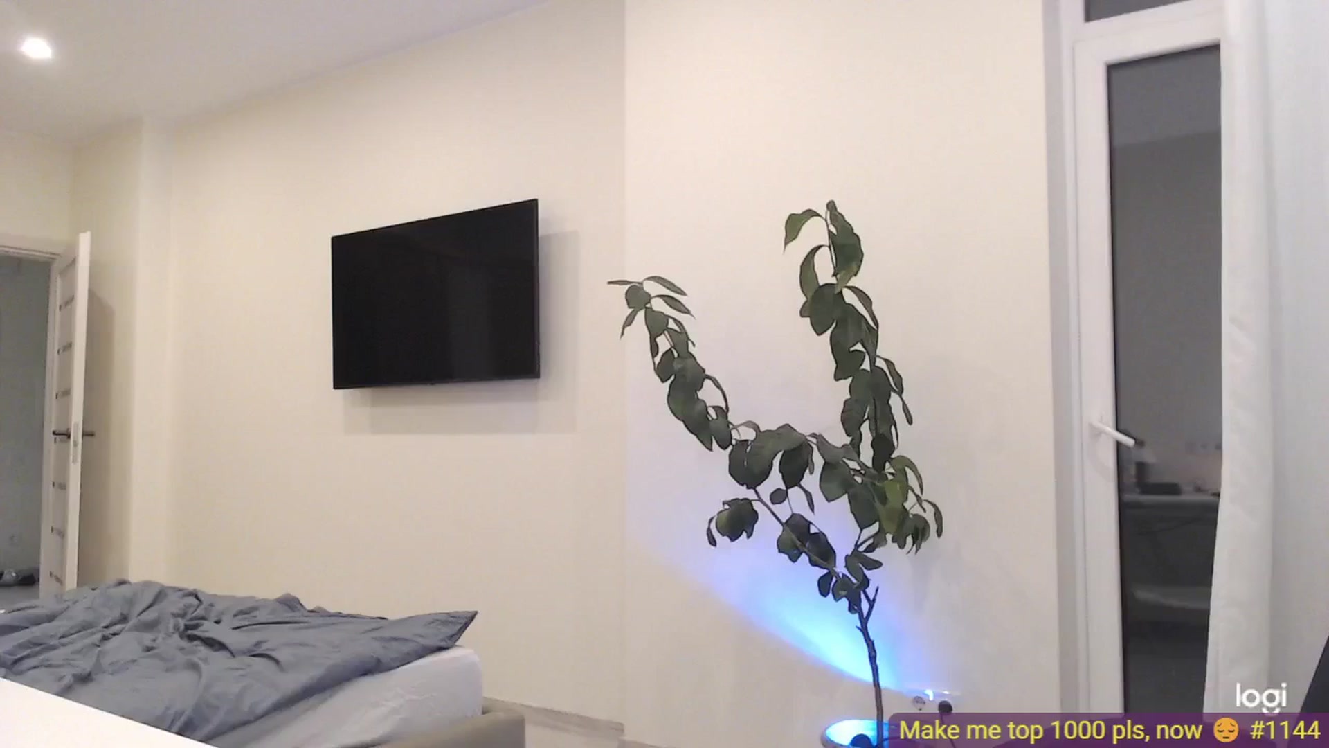 Gallery image thumbnail from AnnaLuv's myfreecams stream on, 09/18/2025, 21:33 image 20 of 20