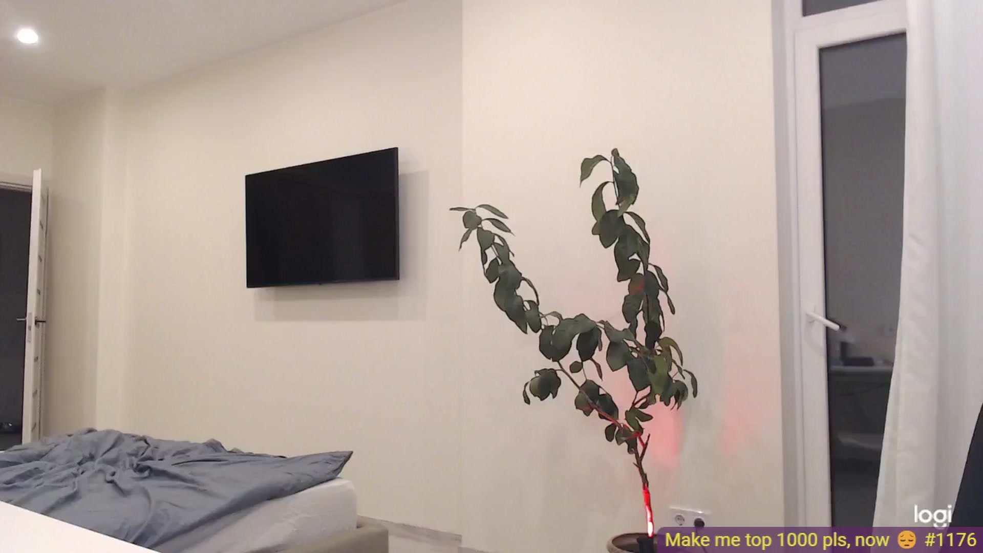 Gallery image thumbnail from AnnaLuv's myfreecams stream on, 09/18/2025, 21:33 image 6 of 20