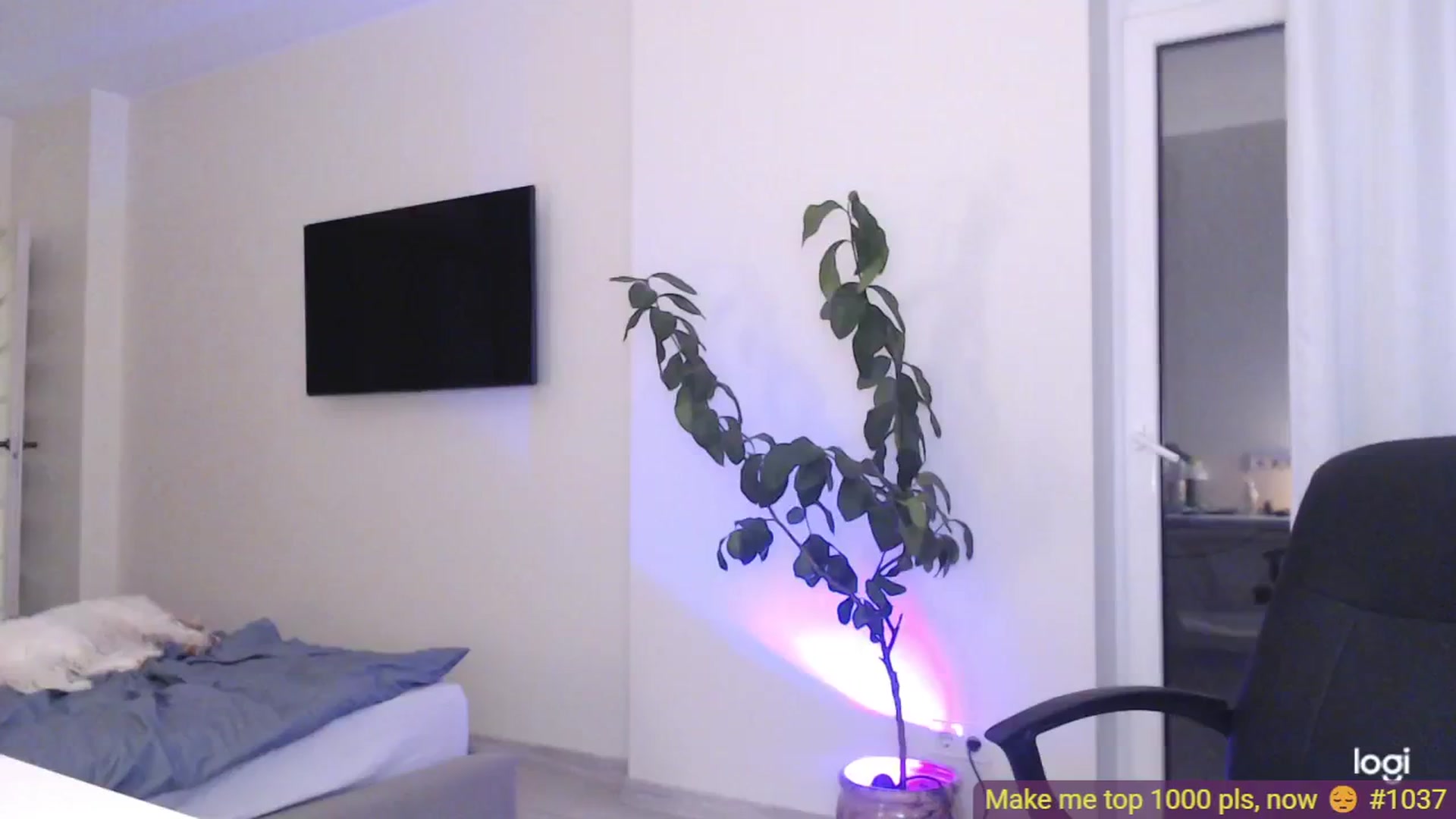 Gallery image thumbnail from AnnaLuv's myfreecams stream on, 09/18/2025, 23:49 image 17 of 20