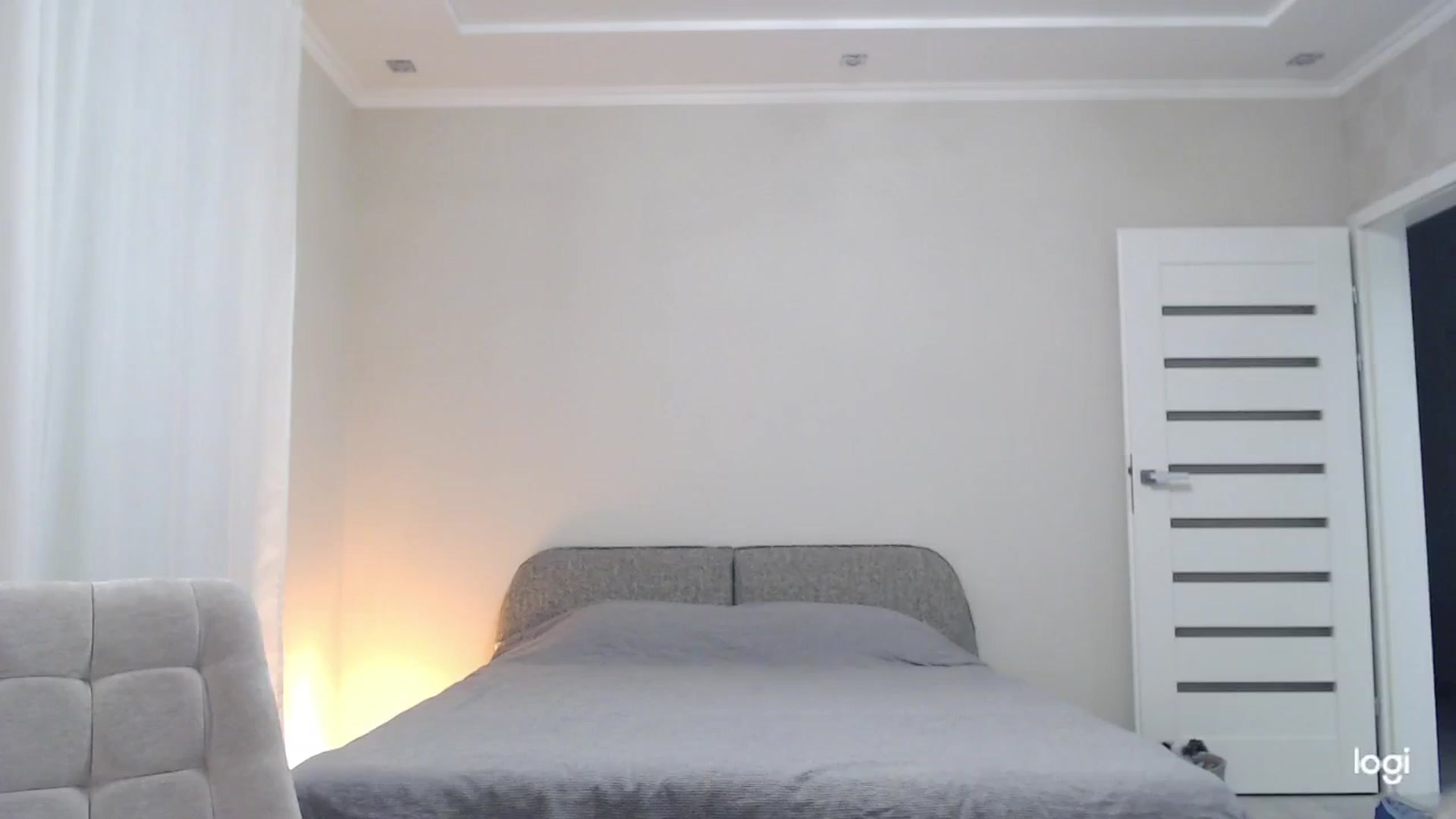 Gallery image thumbnail from AnnaLuv's myfreecams stream on, 10/28/2025, 21:56 image 18 of 20