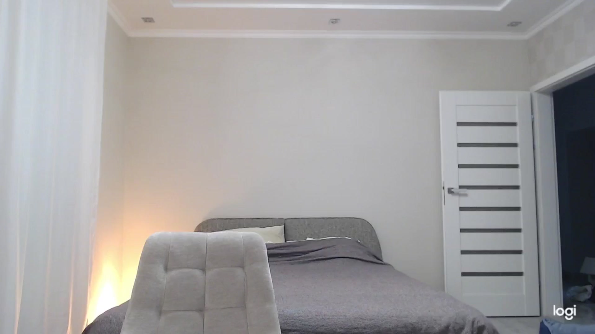 Gallery image thumbnail from AnnaLuv's myfreecams stream on, 10/30/2025, 22:25 image 9 of 20