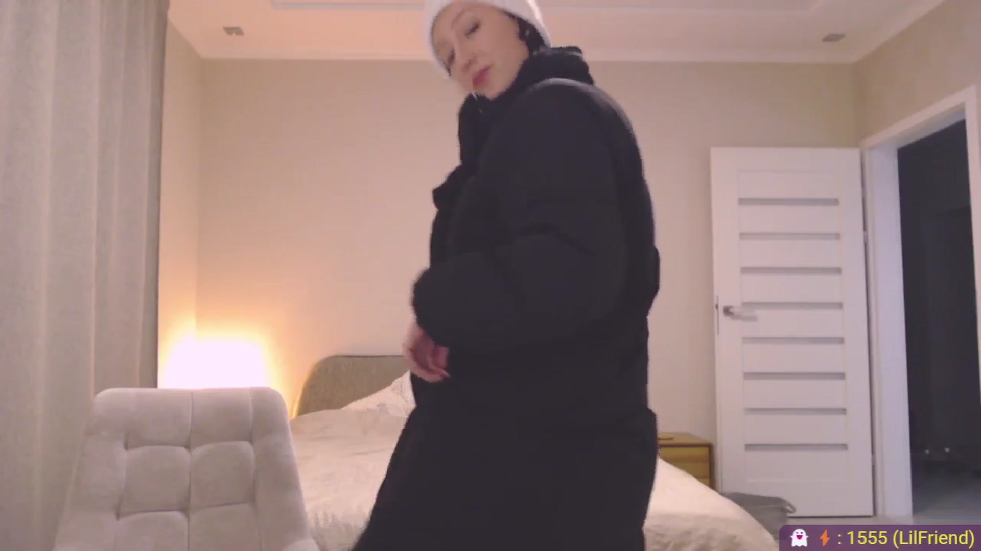Gallery image thumbnail from AnnaLuv's myfreecams stream on, 04/13/2026, 24:00 image 5 of 20