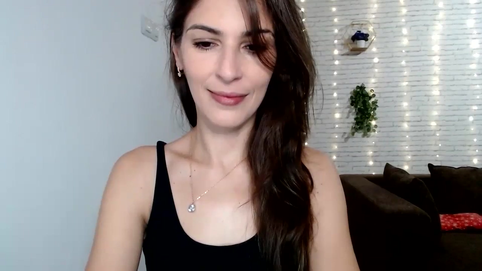 Gallery image thumbnail from AnnaMFC_'s myfreecams stream on, 01/04/2024, 04:55 image 10 of 20