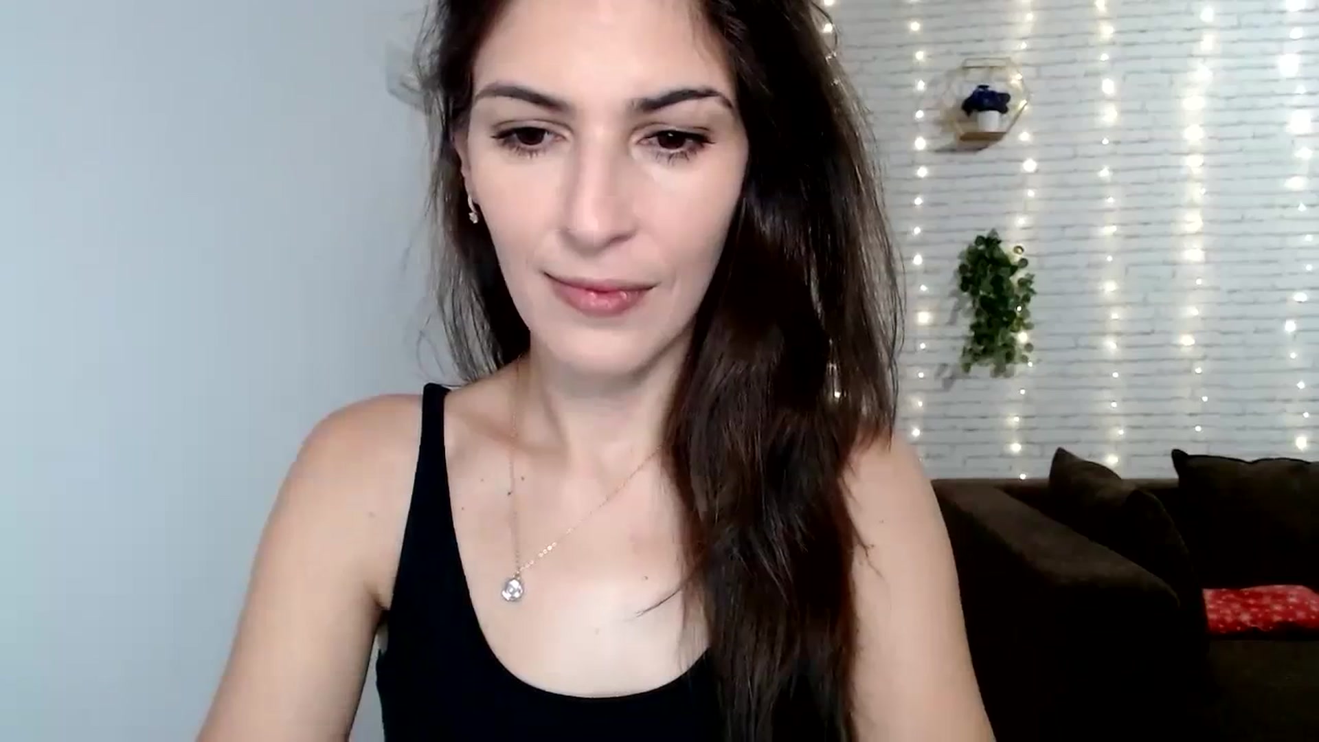 Gallery image thumbnail from AnnaMFC_'s myfreecams stream on, 01/04/2024, 04:55 image 11 of 20