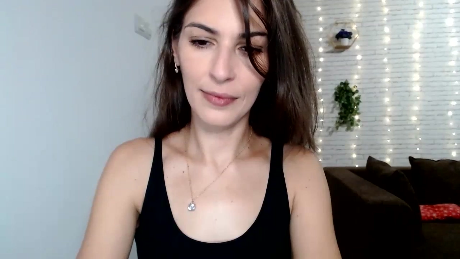Gallery image thumbnail from AnnaMFC_'s myfreecams stream on, 01/04/2024, 04:55 image 12 of 20