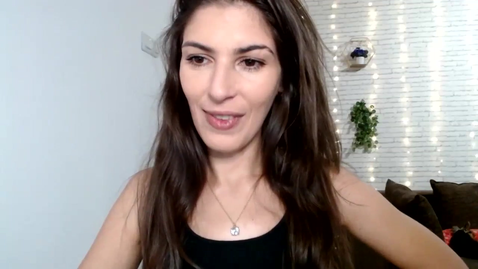 Gallery image thumbnail from AnnaMFC_'s myfreecams stream on, 01/04/2024, 04:55 image 17 of 20