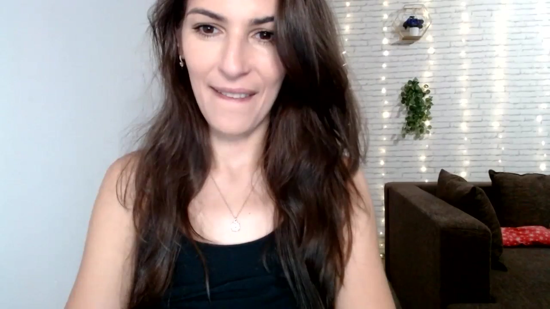 Gallery image thumbnail from AnnaMFC_'s myfreecams stream on, 01/04/2024, 04:55 image 8 of 20