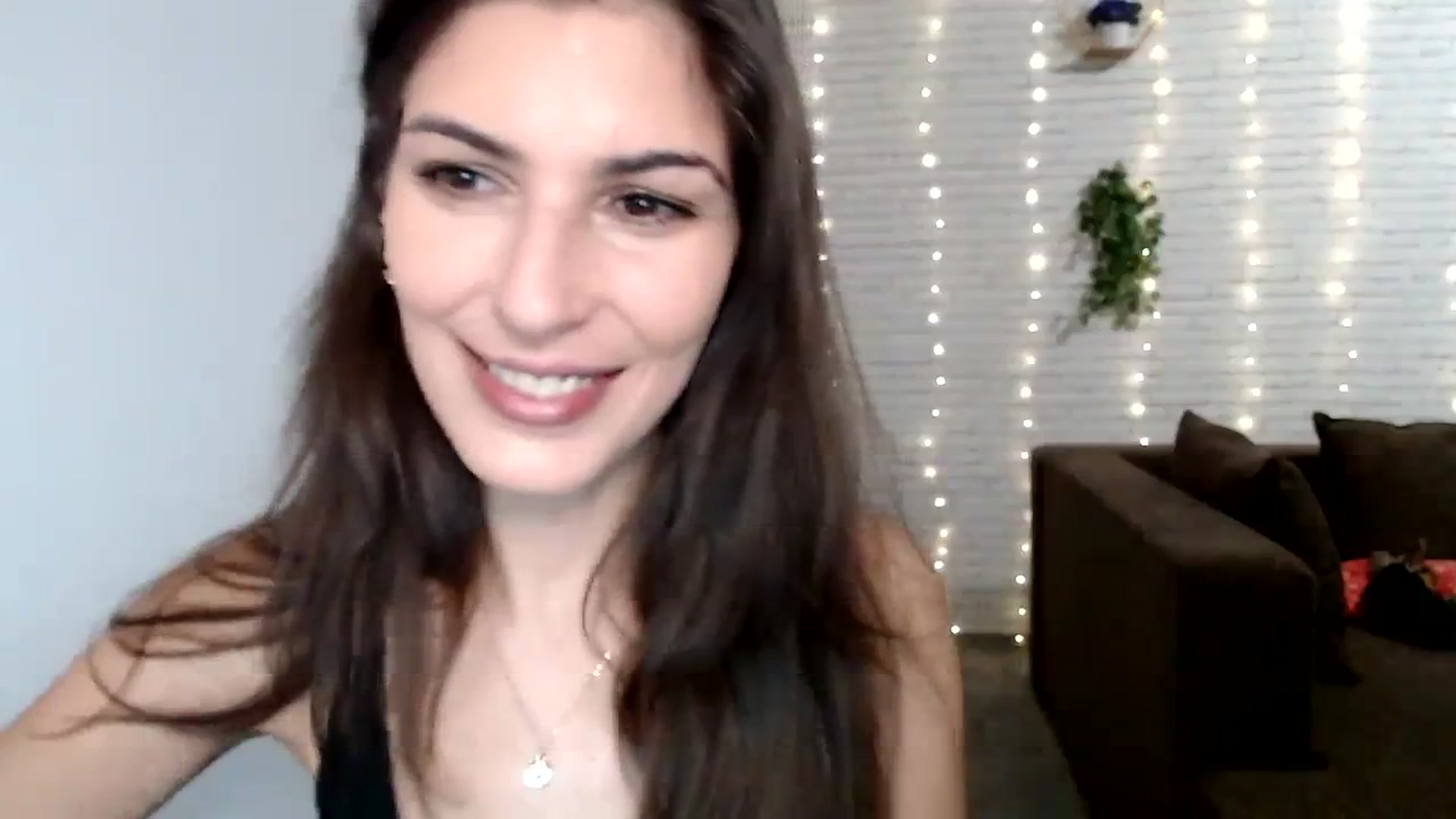 Gallery image thumbnail from AnnaMFC_'s myfreecams stream on, 01/04/2024, 04:55 image 19 of 20