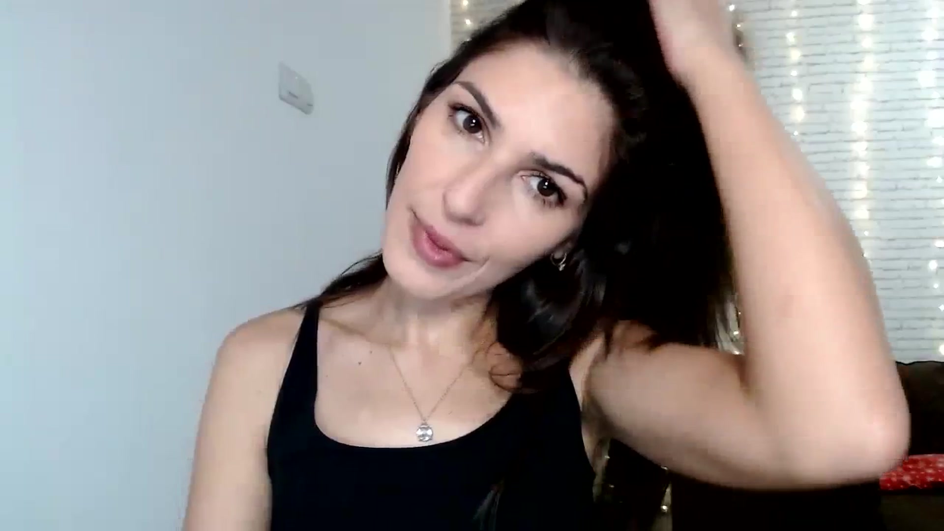 Gallery image thumbnail from AnnaMFC_'s myfreecams stream on, 01/04/2024, 04:55 image 15 of 20