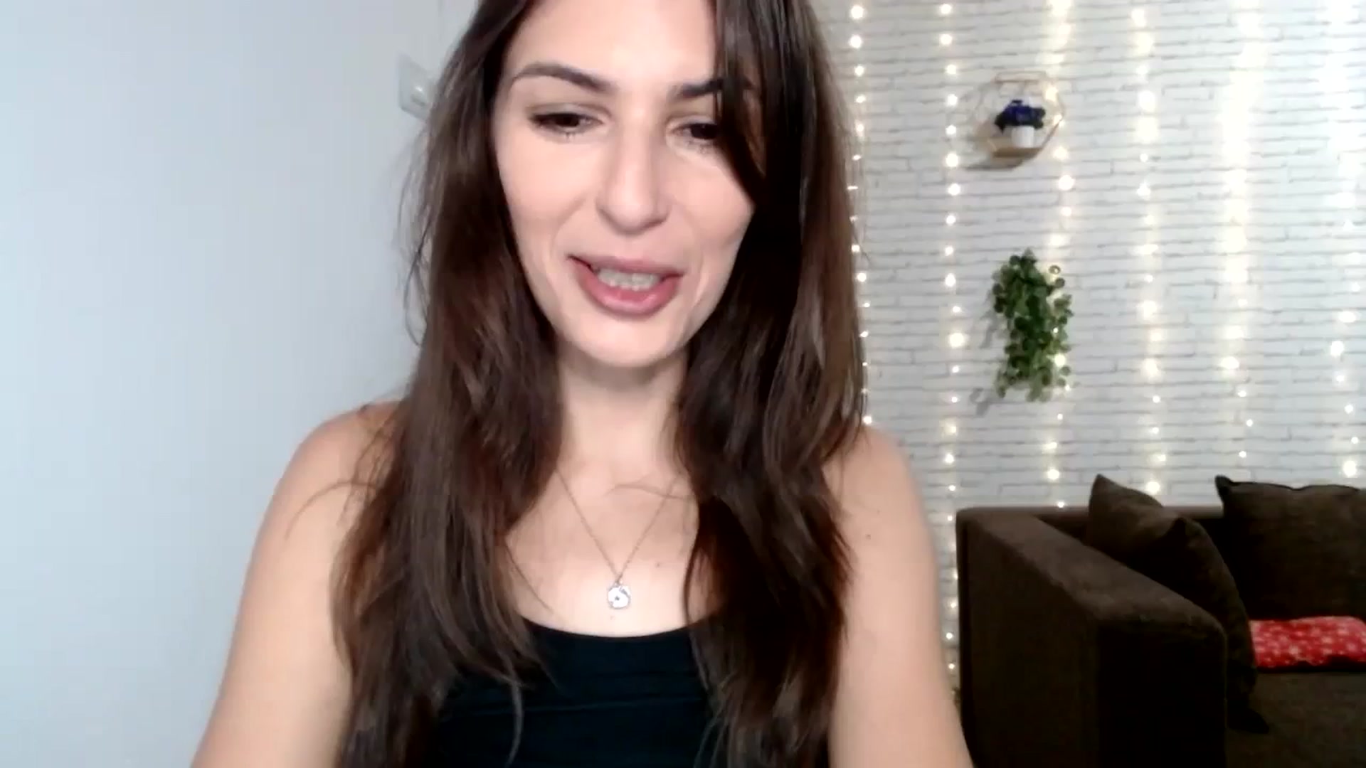 Gallery image thumbnail from AnnaMFC_'s myfreecams stream on, 01/04/2024, 04:55 image 7 of 20