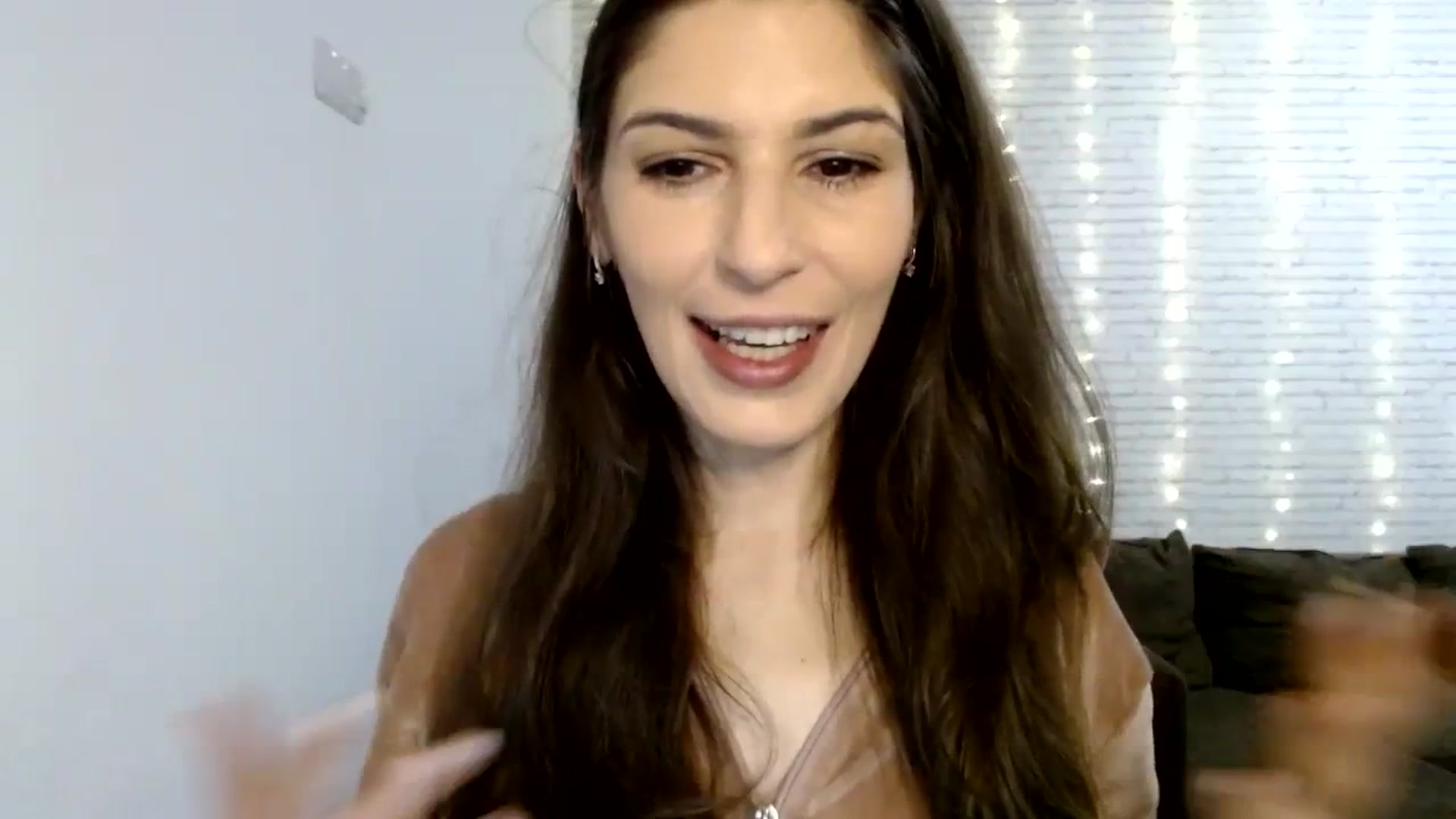 Gallery image thumbnail from AnnaMFC_'s myfreecams stream on, 02/07/2024, 04:09 image 5 of 20