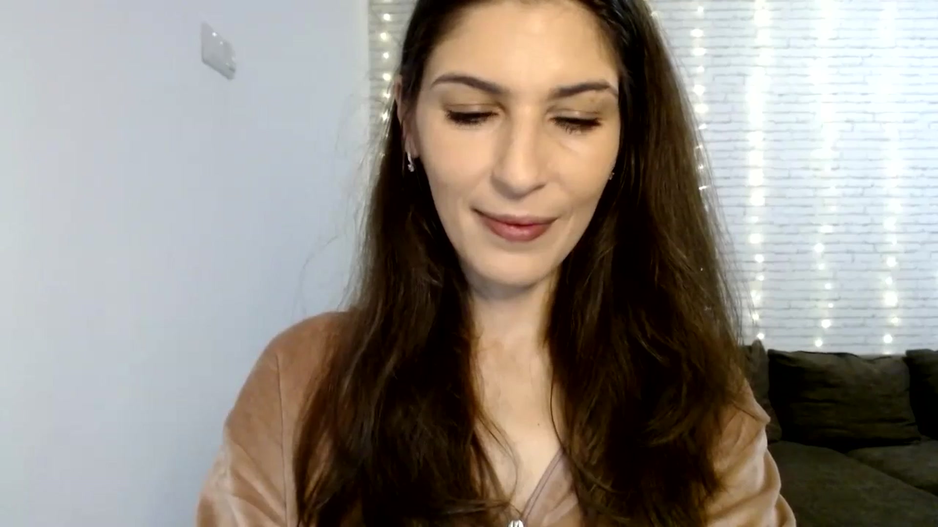 Gallery image thumbnail from AnnaMFC_'s myfreecams stream on, 02/07/2024, 04:09 image 4 of 20