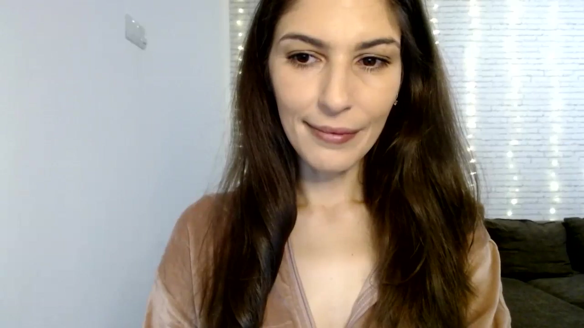 Gallery image thumbnail from AnnaMFC_'s myfreecams stream on, 02/07/2024, 04:09 image 19 of 20