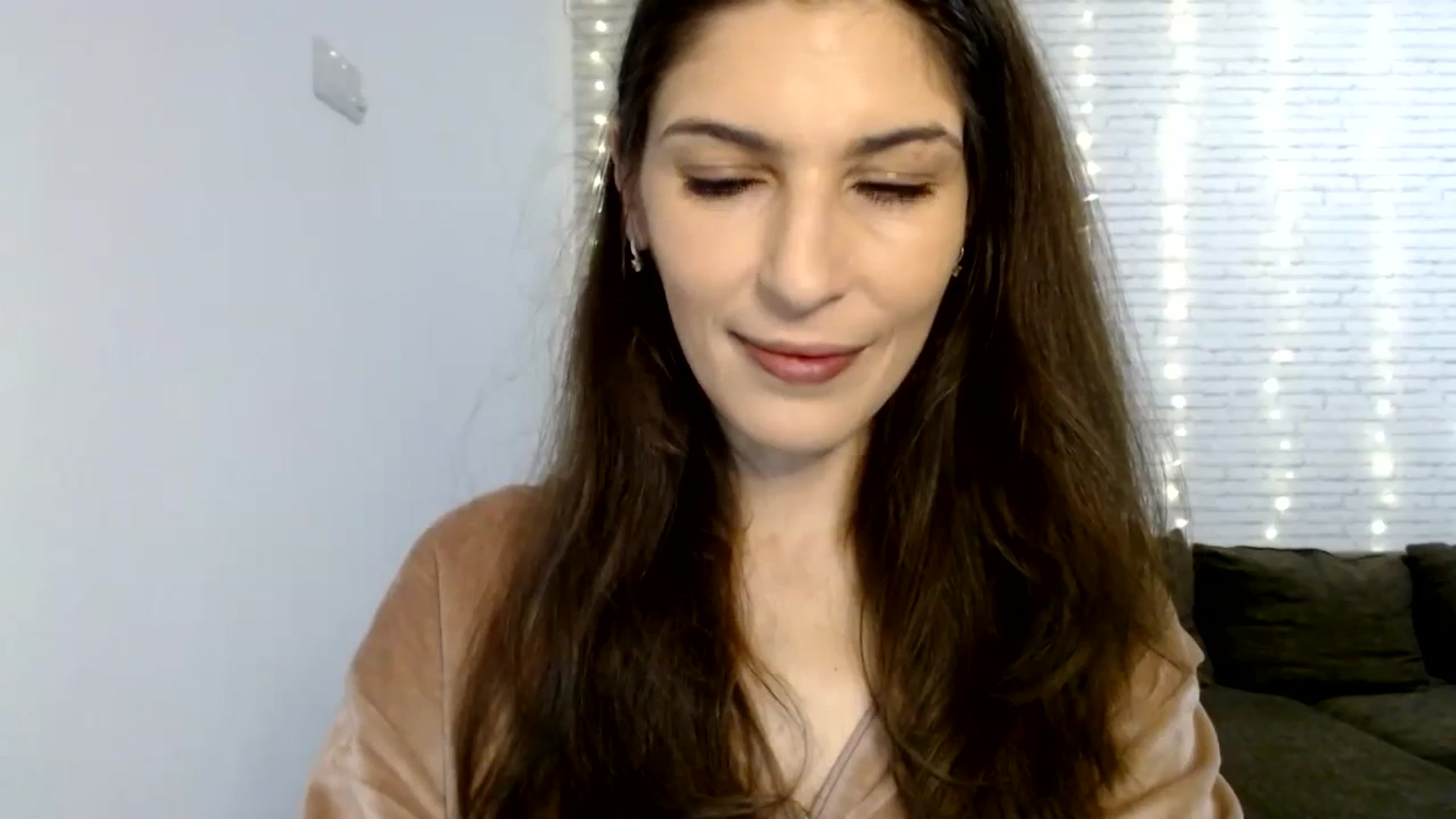 Gallery image thumbnail from AnnaMFC_'s myfreecams stream on, 02/07/2024, 04:09 image 3 of 20