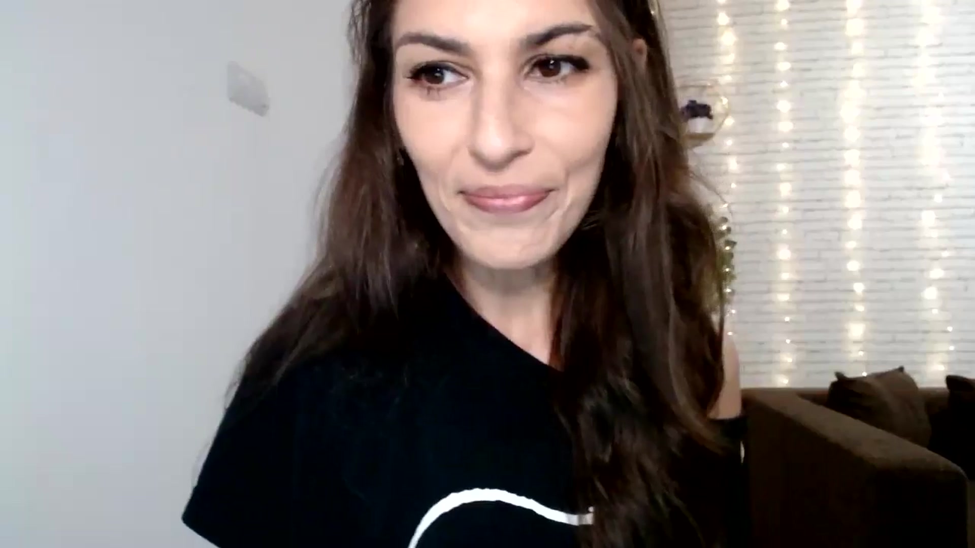 Gallery image thumbnail from AnnaMFC_'s myfreecams stream on, 07/04/2024, 03:22 image 15 of 20