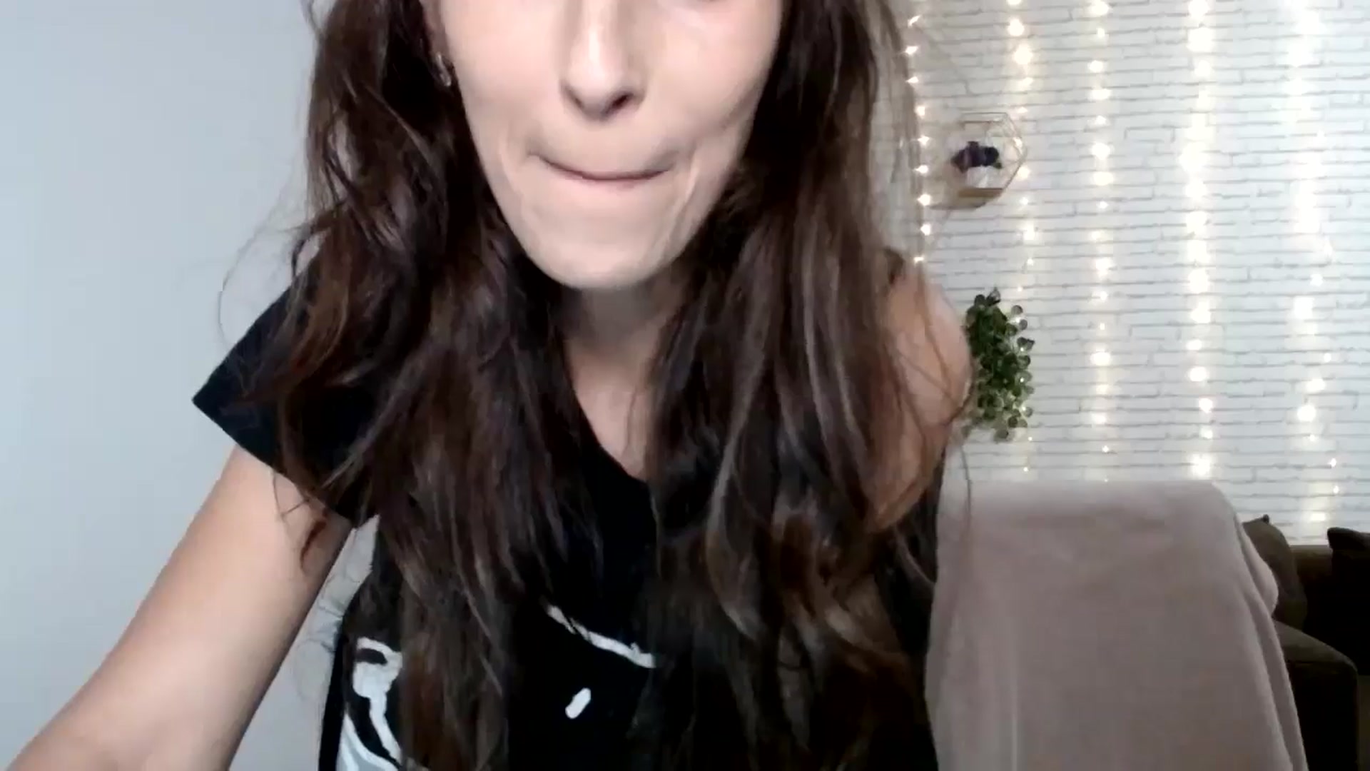 Gallery image thumbnail from AnnaMFC_'s myfreecams stream on, 07/04/2024, 03:22 image 17 of 20
