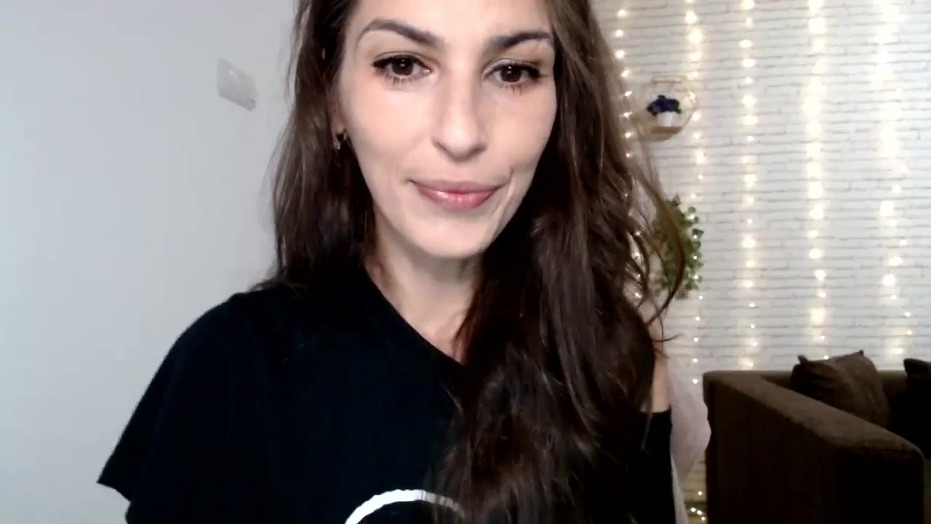 Gallery image thumbnail from AnnaMFC_'s myfreecams stream on, 07/04/2024, 03:22 image 13 of 20