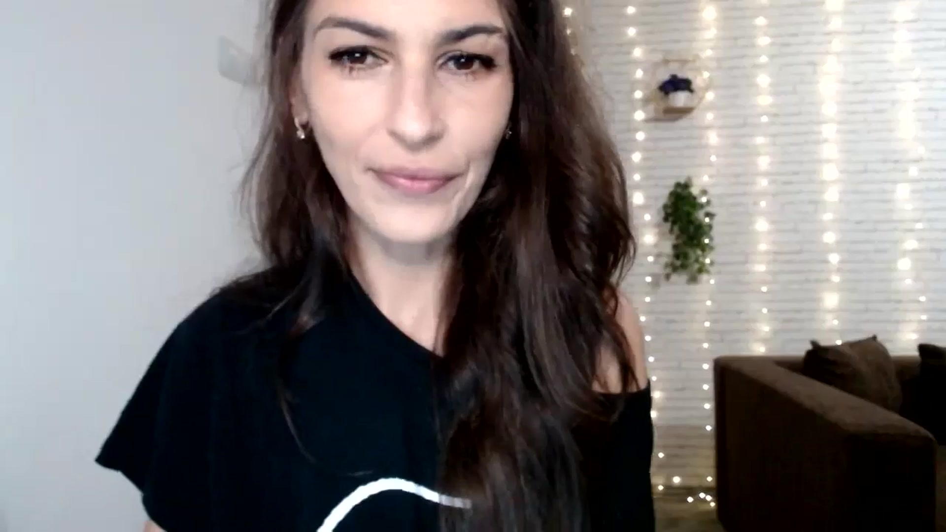 Gallery image thumbnail from AnnaMFC_'s myfreecams stream on, 07/04/2024, 03:22 image 4 of 20
