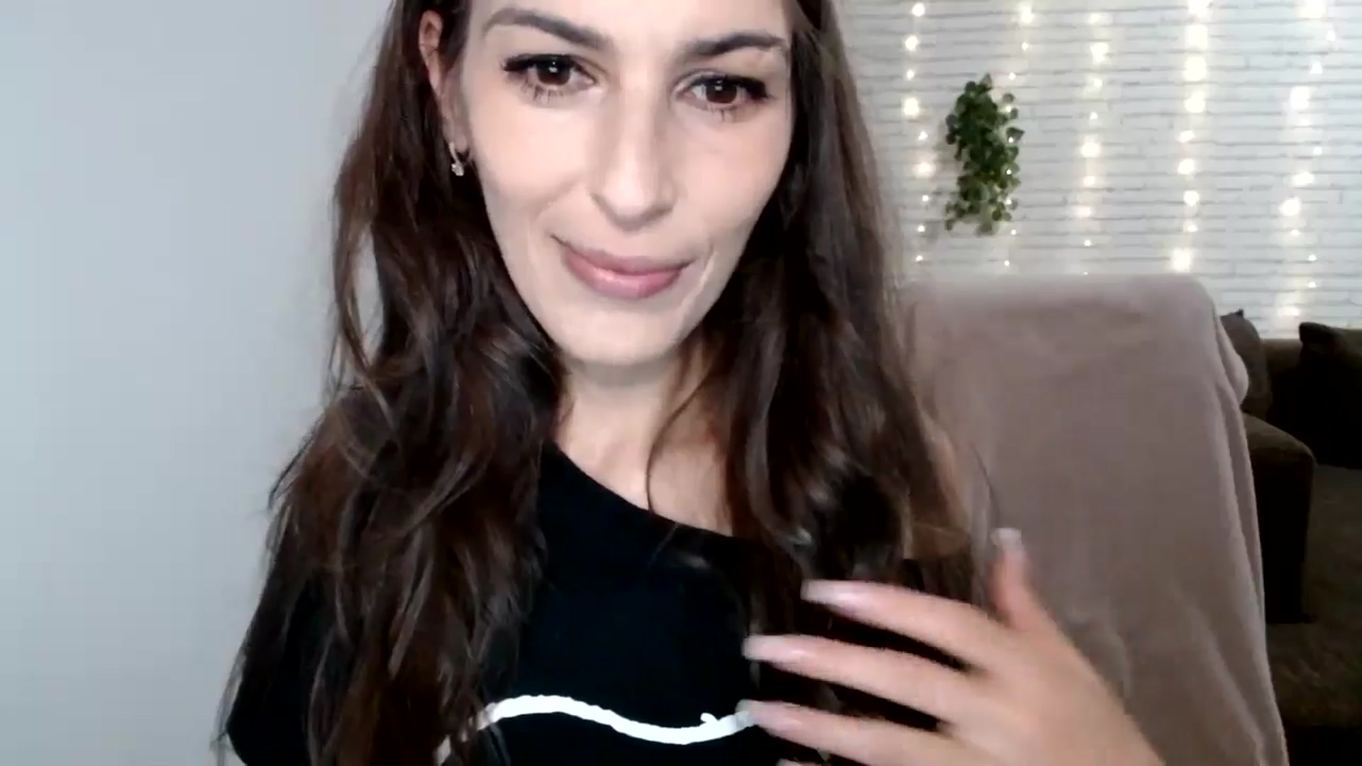 Gallery image thumbnail from AnnaMFC_'s myfreecams stream on, 07/04/2024, 03:22 image 18 of 20
