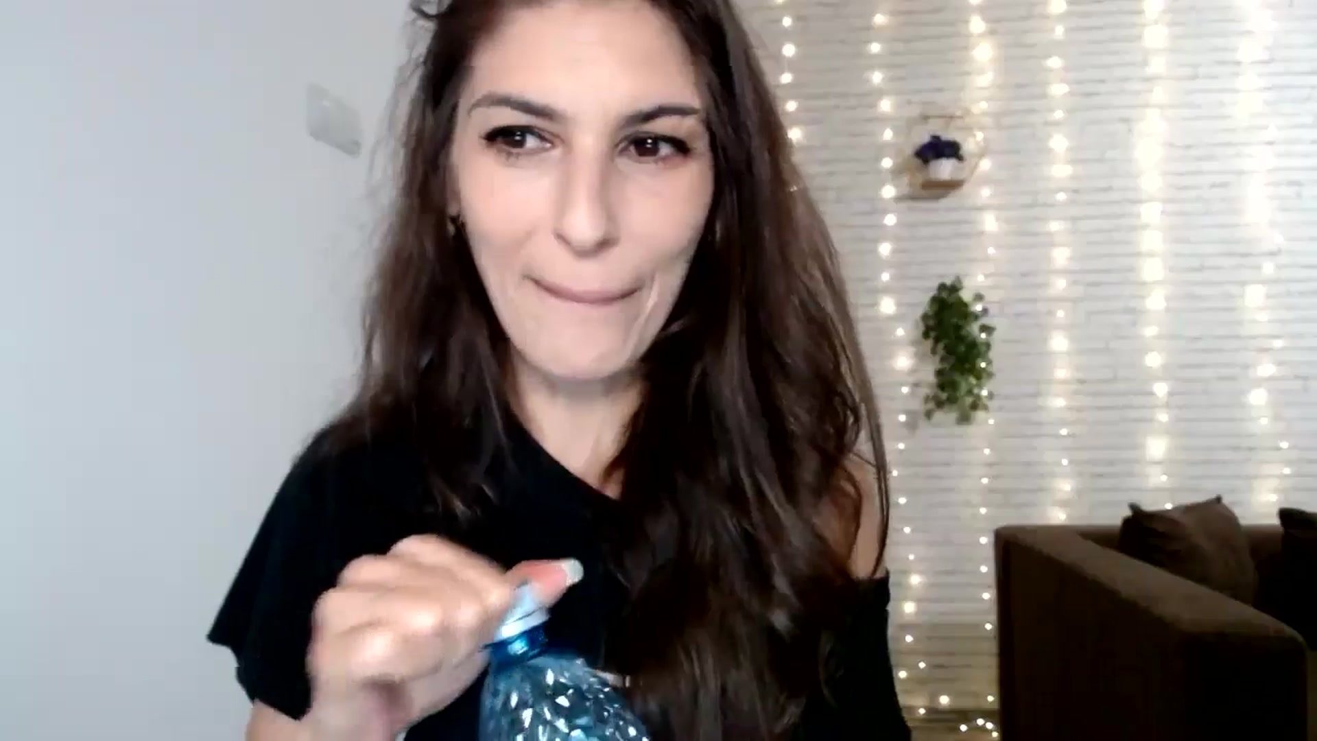 Gallery image thumbnail from AnnaMFC_'s myfreecams stream on, 07/04/2024, 03:22 image 9 of 20
