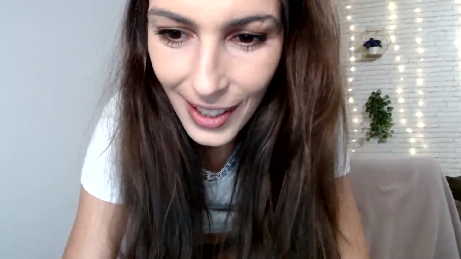 Gallery image thumbnail from AnnaMFC_'s myfreecams stream on, 07/07/2024, 05:47 image 9 of 20