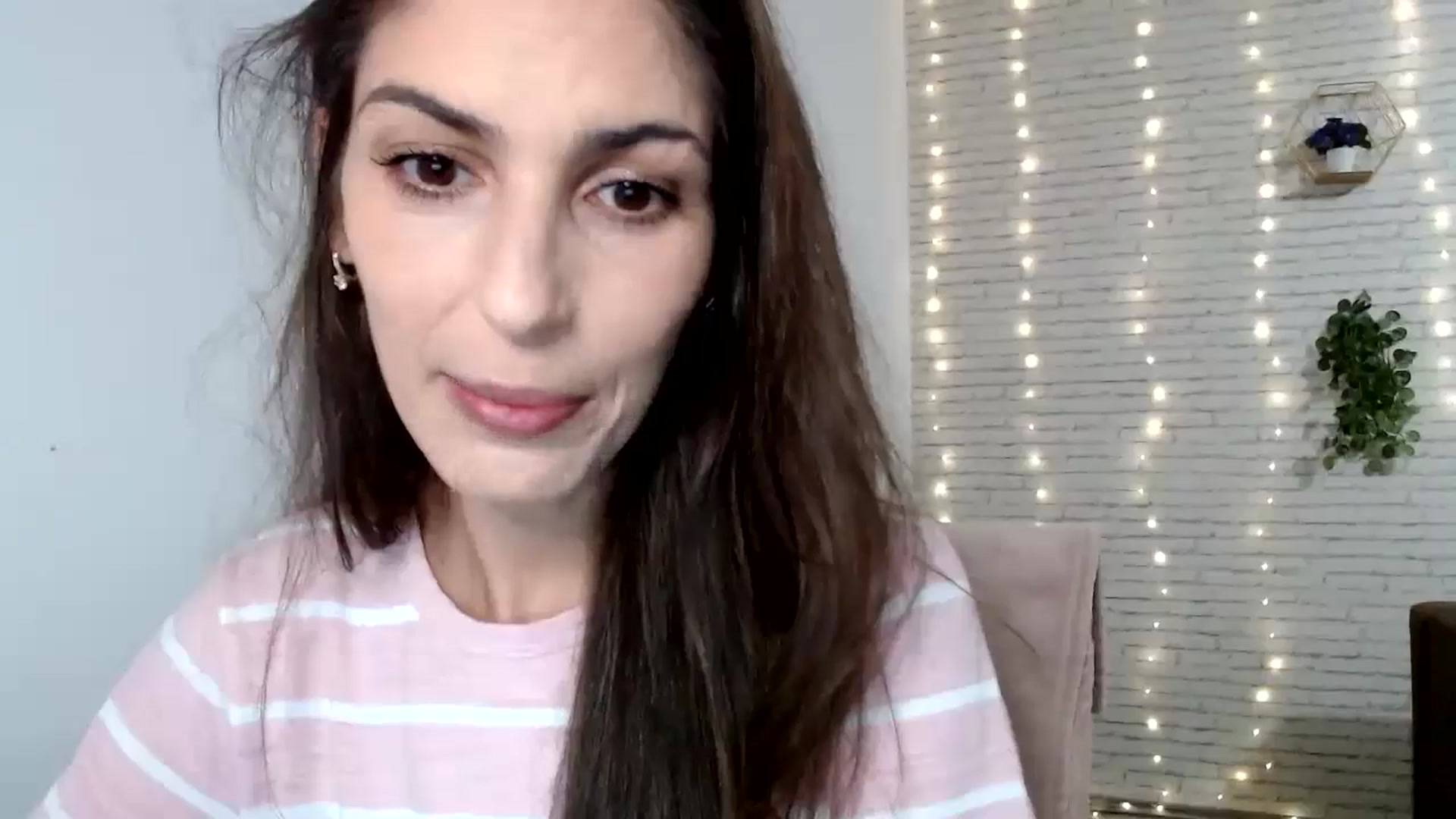 Gallery image thumbnail from AnnaMFC_'s myfreecams stream on, 07/08/2024, 03:53 image 15 of 20