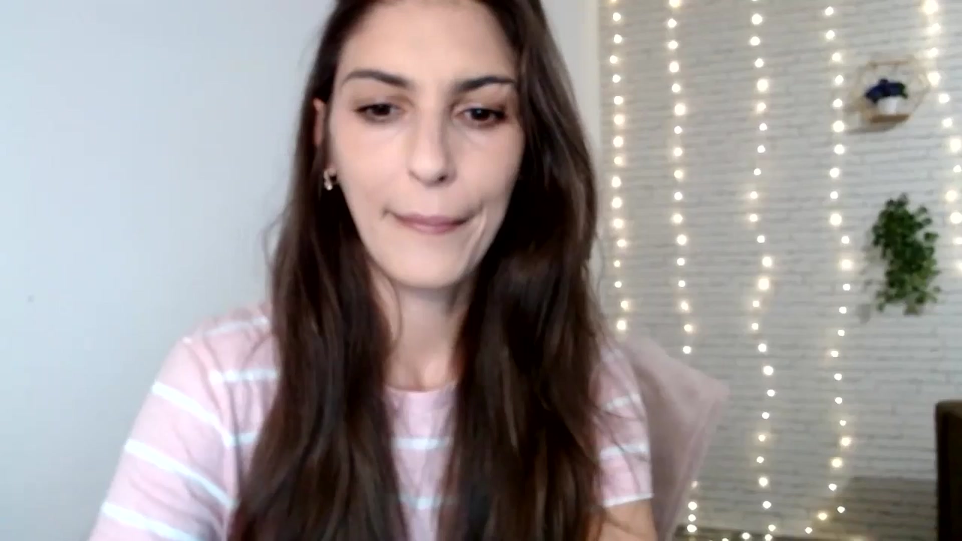 Gallery image thumbnail from AnnaMFC_'s myfreecams stream on, 07/08/2024, 03:53 image 19 of 20