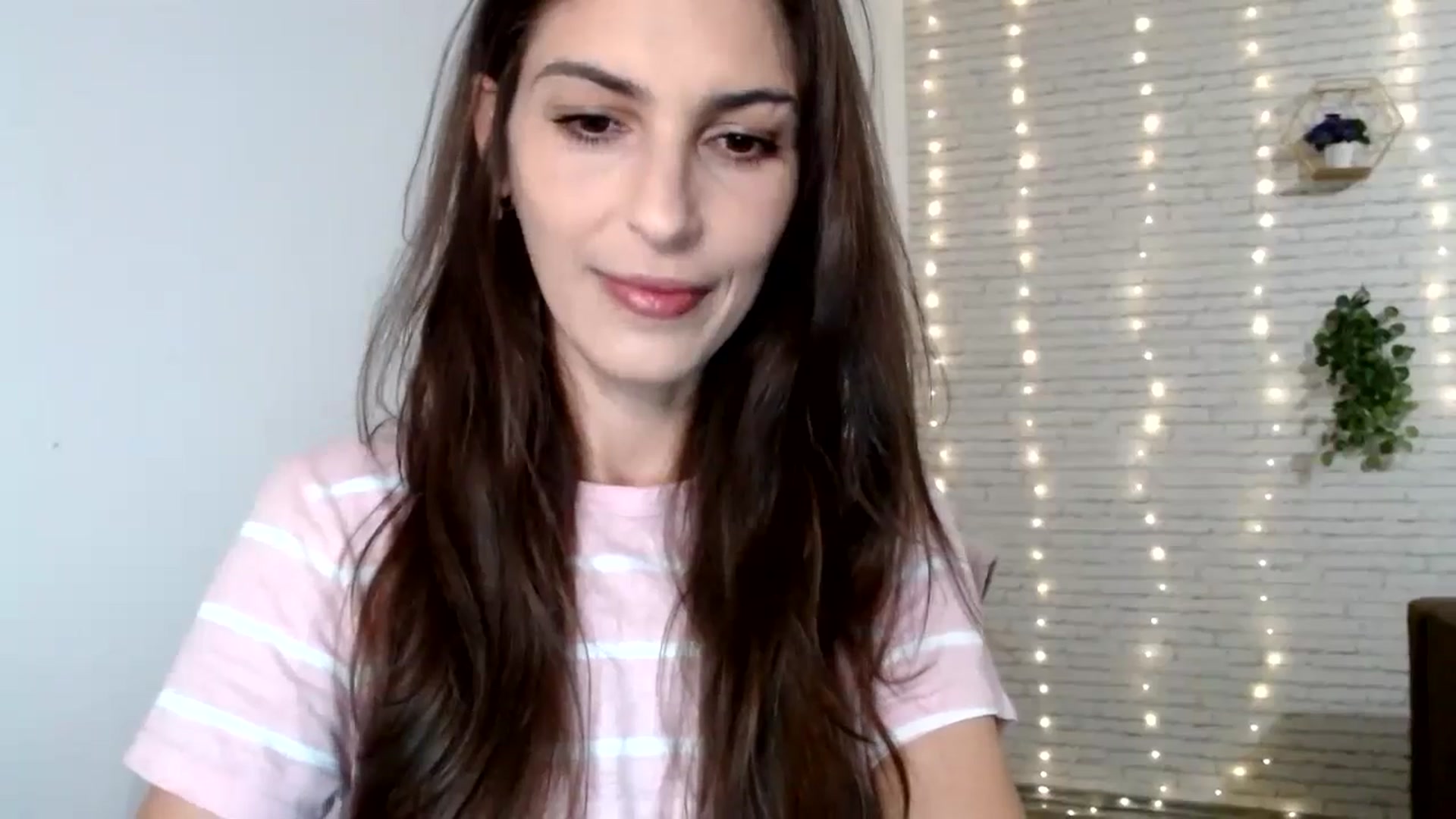 Gallery image thumbnail from AnnaMFC_'s myfreecams stream on, 07/08/2024, 03:53 image 12 of 20