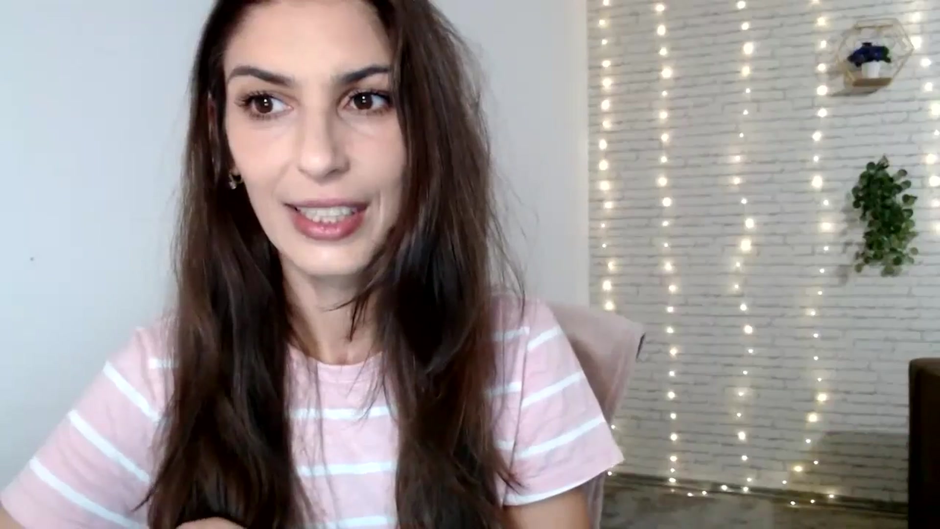 Gallery image thumbnail from AnnaMFC_'s myfreecams stream on, 07/08/2024, 03:53 image 13 of 20