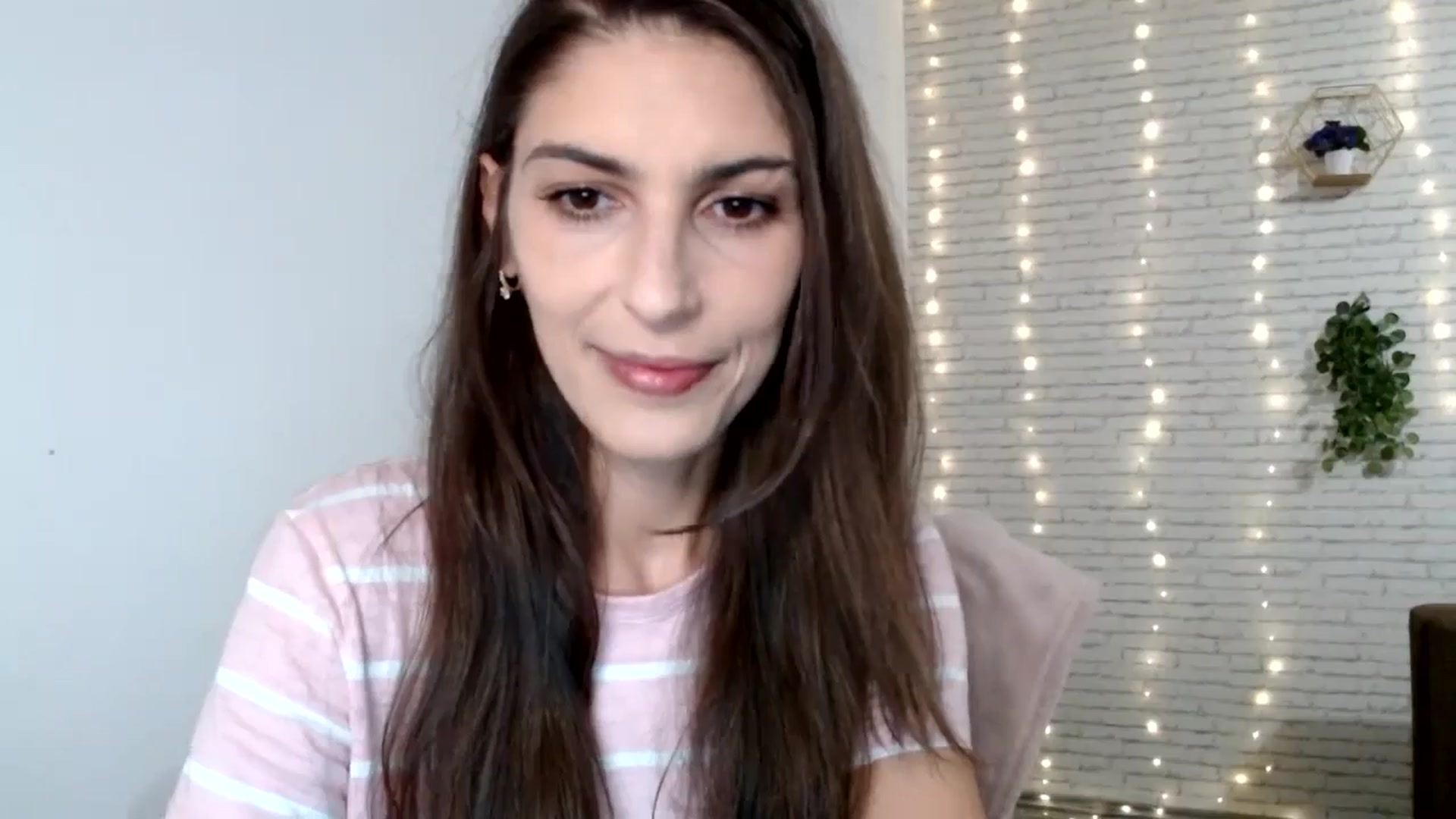 Gallery image thumbnail from AnnaMFC_'s myfreecams stream on, 07/08/2024, 03:53 image 18 of 20