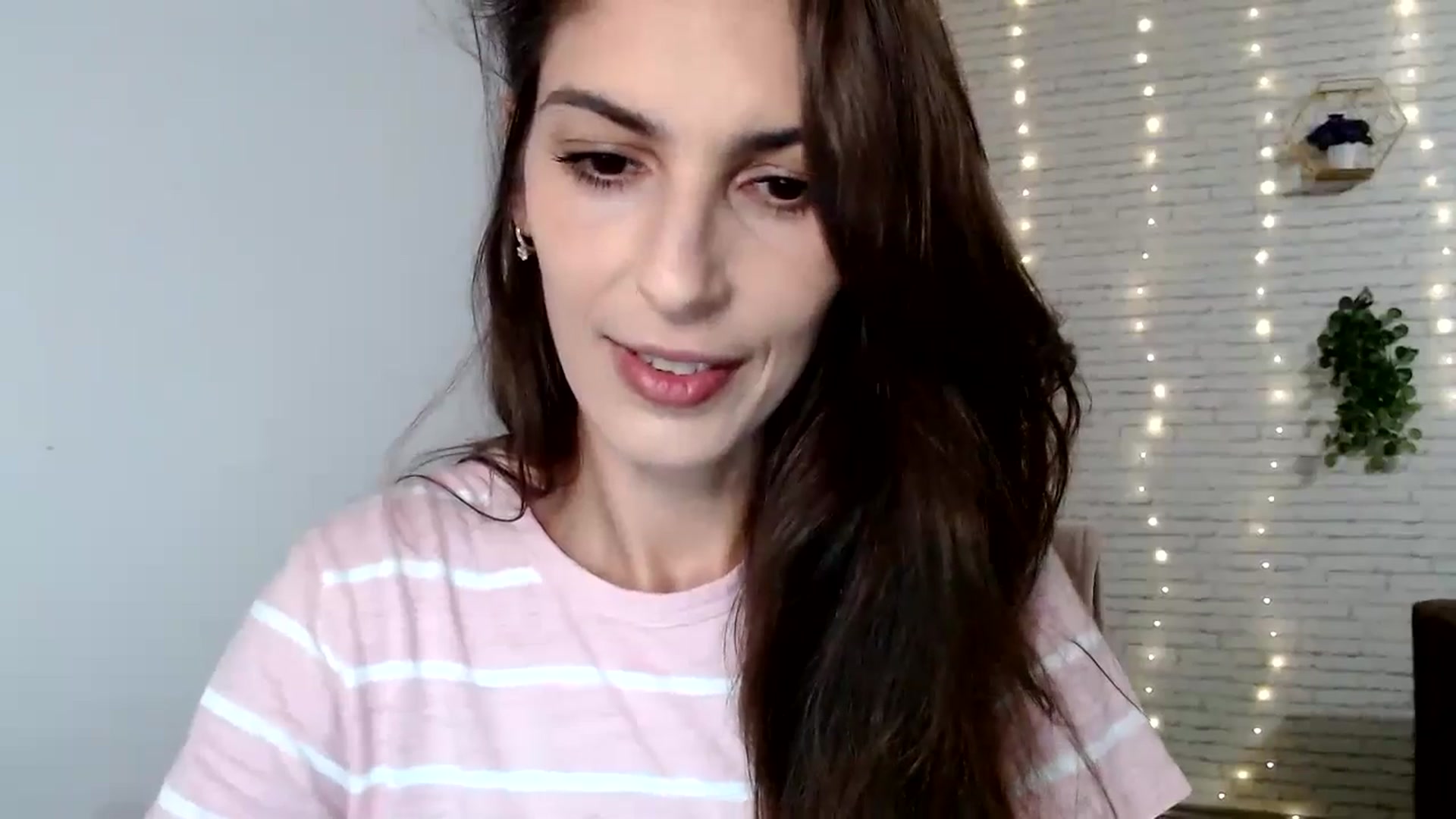 Gallery image thumbnail from AnnaMFC_'s myfreecams stream on, 07/08/2024, 03:53 image 14 of 20