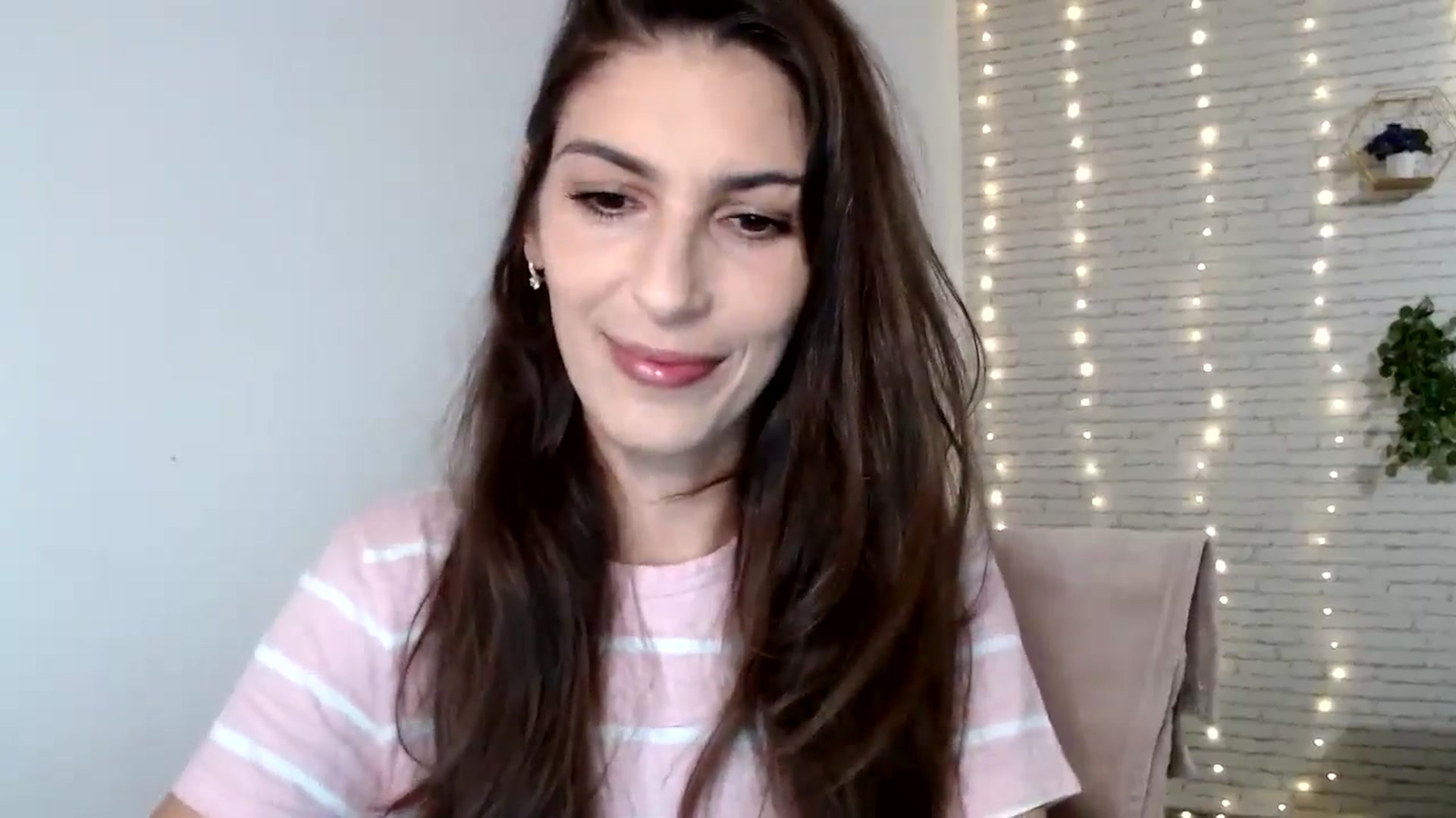 Gallery image thumbnail from AnnaMFC_'s myfreecams stream on, 07/08/2024, 03:53 image 4 of 20