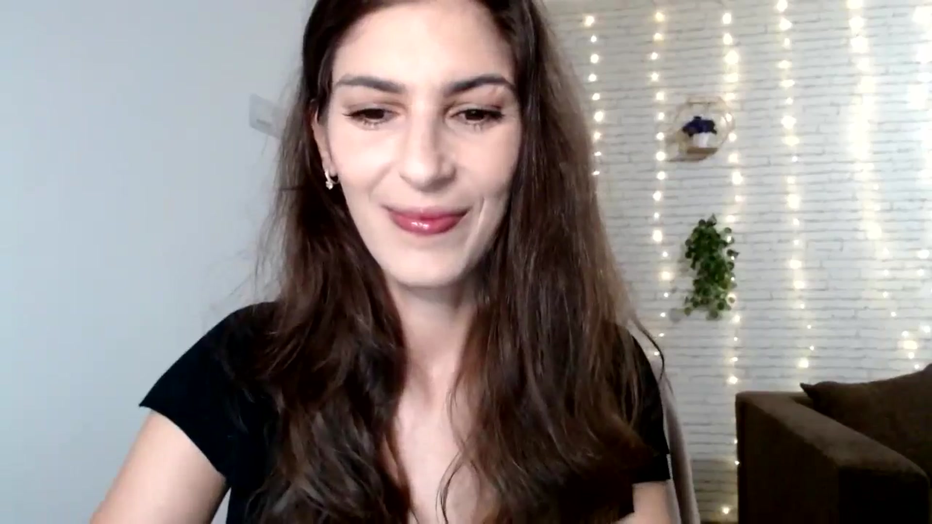 Gallery image thumbnail from AnnaMFC_'s myfreecams stream on, 07/13/2024, 04:22 image 3 of 20