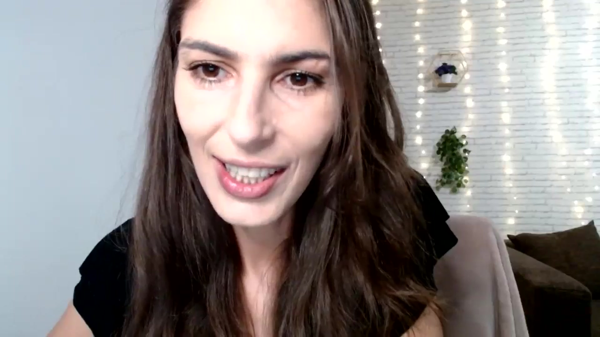 Gallery image thumbnail from AnnaMFC_'s myfreecams stream on, 07/13/2024, 04:22 image 19 of 20