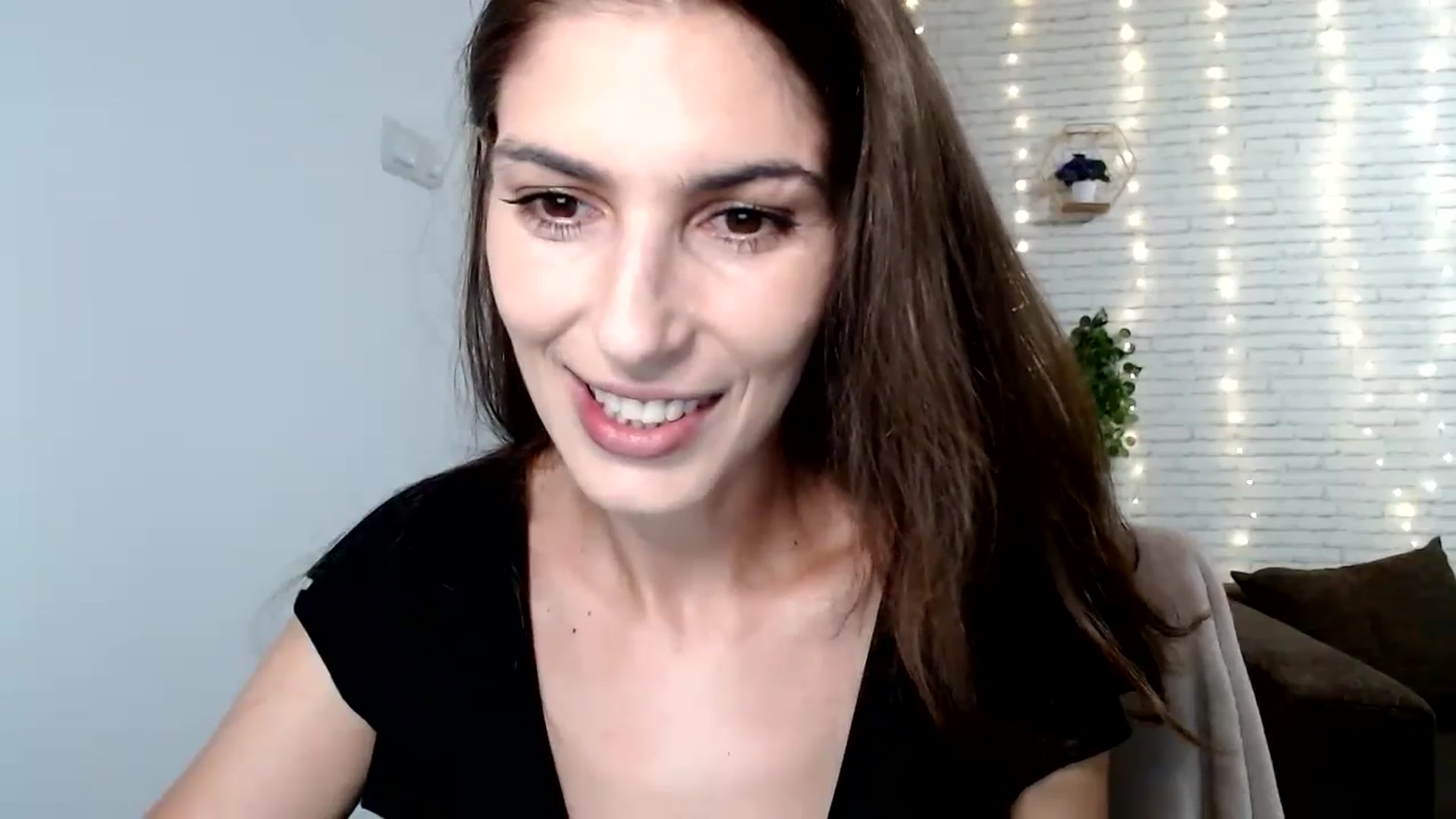 Gallery image thumbnail from AnnaMFC_'s myfreecams stream on, 07/13/2024, 04:22 image 20 of 20