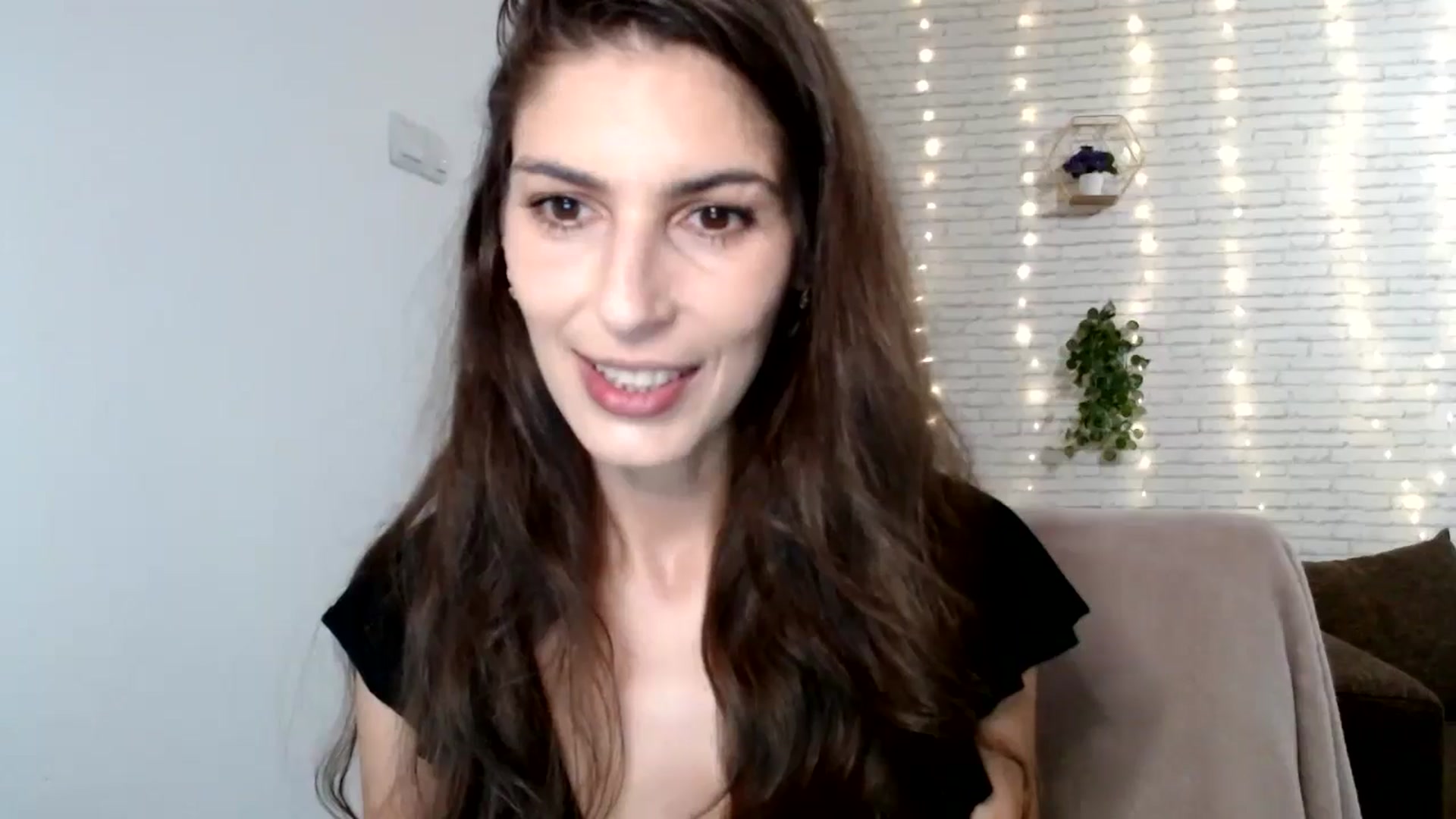 Gallery image thumbnail from AnnaMFC_'s myfreecams stream on, 07/13/2024, 04:22 image 12 of 20