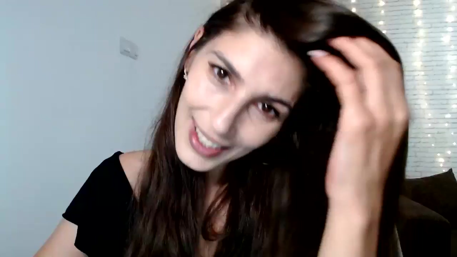 Gallery image thumbnail from AnnaMFC_'s myfreecams stream on, 07/13/2024, 04:22 image 18 of 20