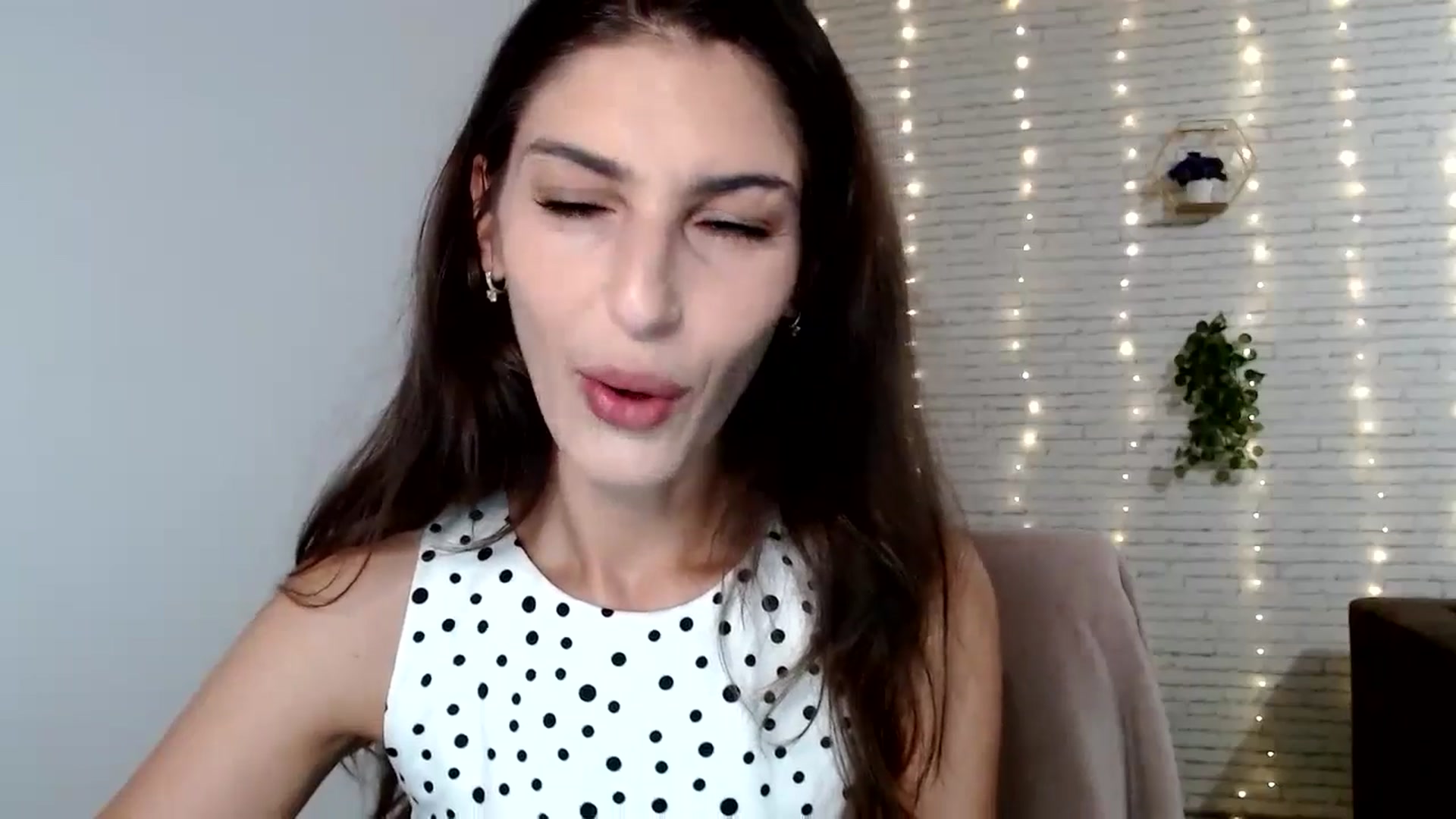 Gallery image thumbnail from AnnaMFC_'s myfreecams stream on, 07/14/2024, 04:42 image 13 of 20