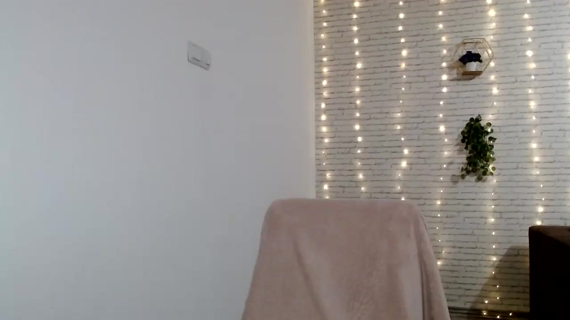 Gallery image thumbnail from AnnaMFC_'s myfreecams stream on, 07/14/2024, 04:42 image 7 of 20