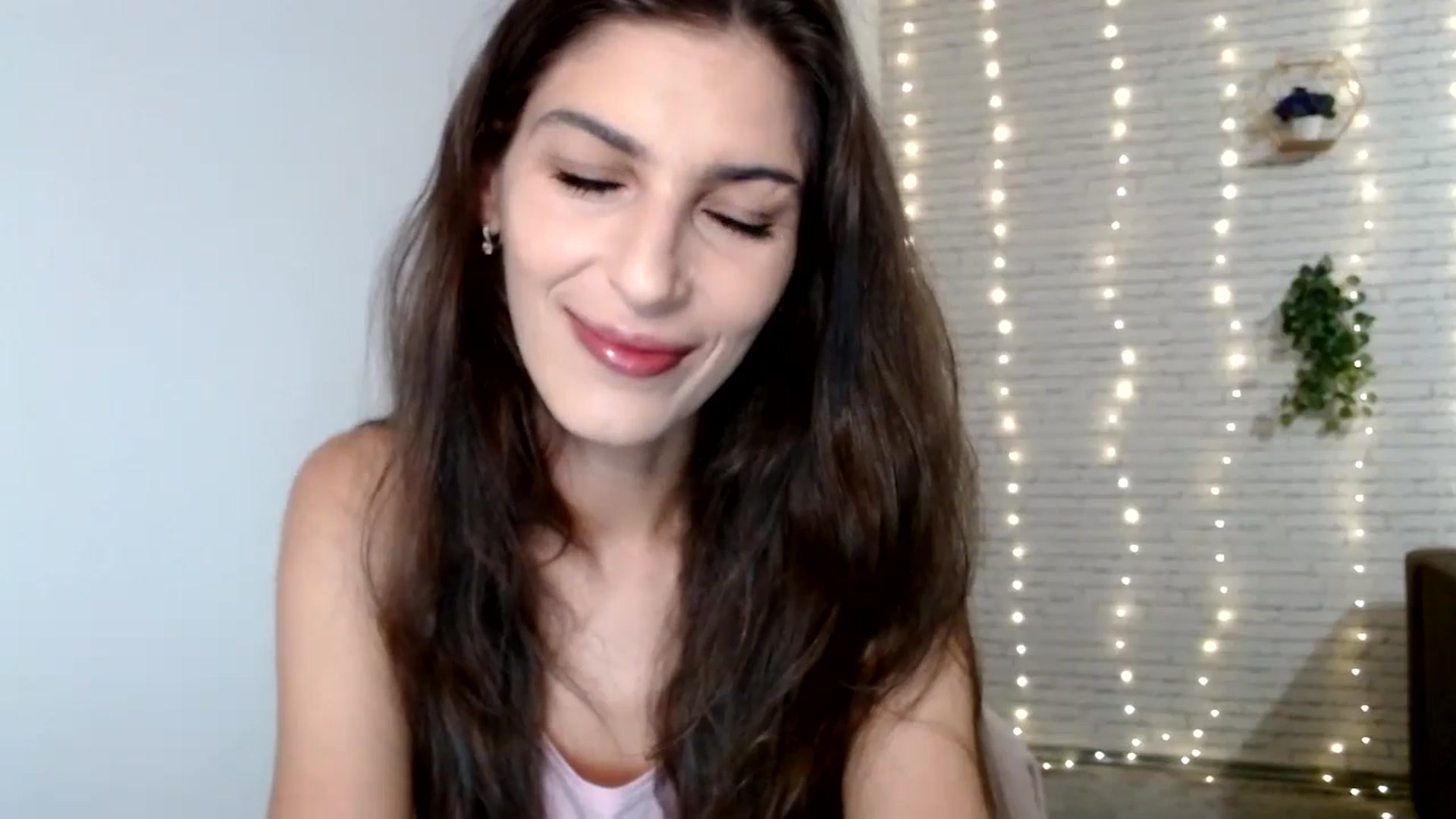 Gallery image thumbnail from AnnaMFC_'s myfreecams stream on, 07/30/2024, 02:37 image 9 of 20