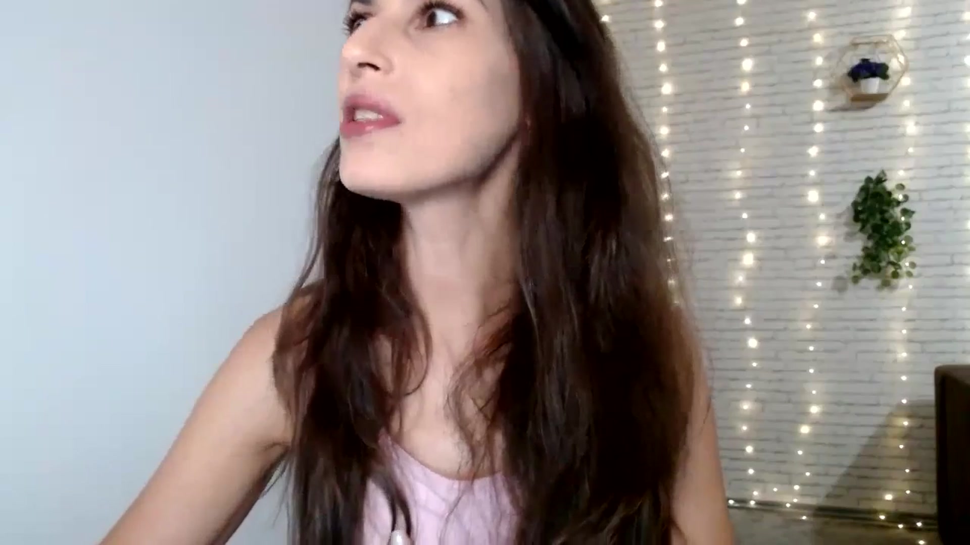 Gallery image thumbnail from AnnaMFC_'s myfreecams stream on, 07/30/2024, 02:37 image 13 of 20