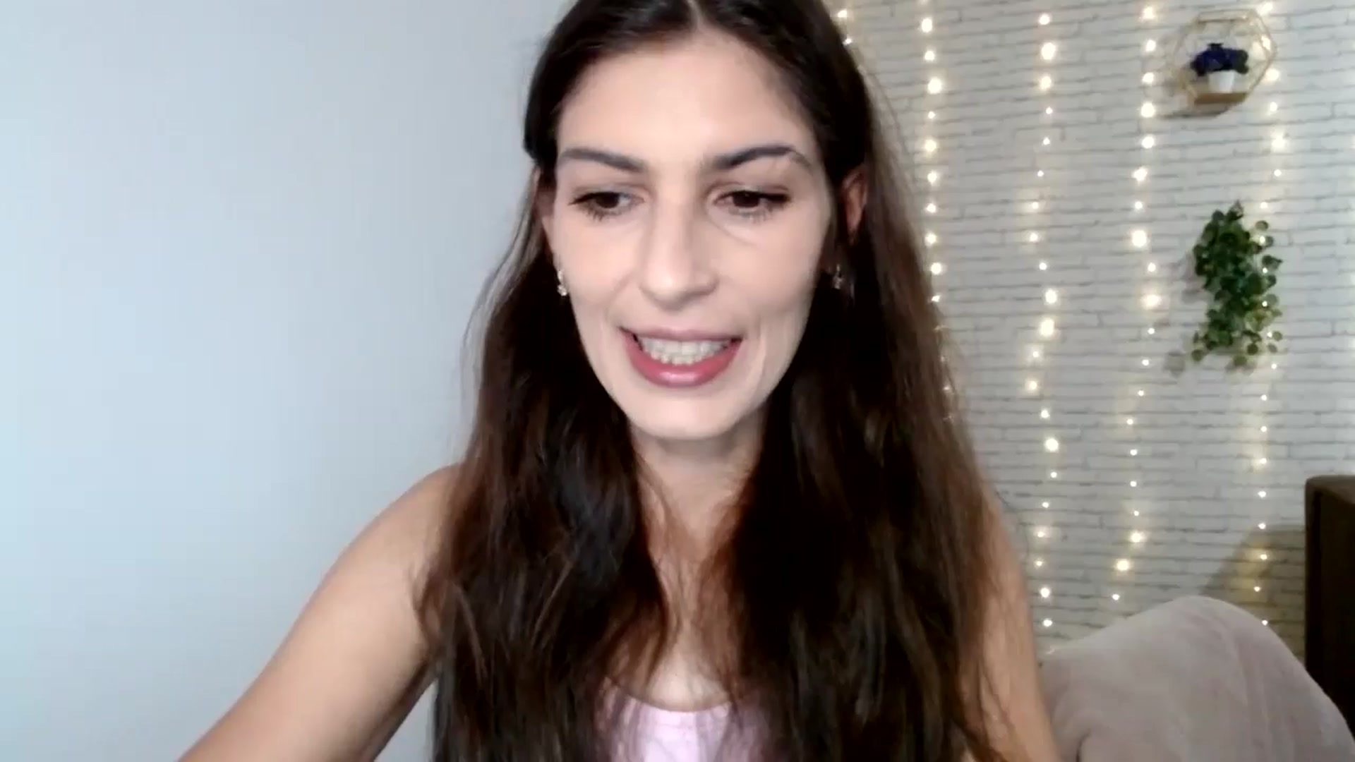 Gallery image thumbnail from AnnaMFC_'s myfreecams stream on, 07/30/2024, 02:37 image 15 of 20