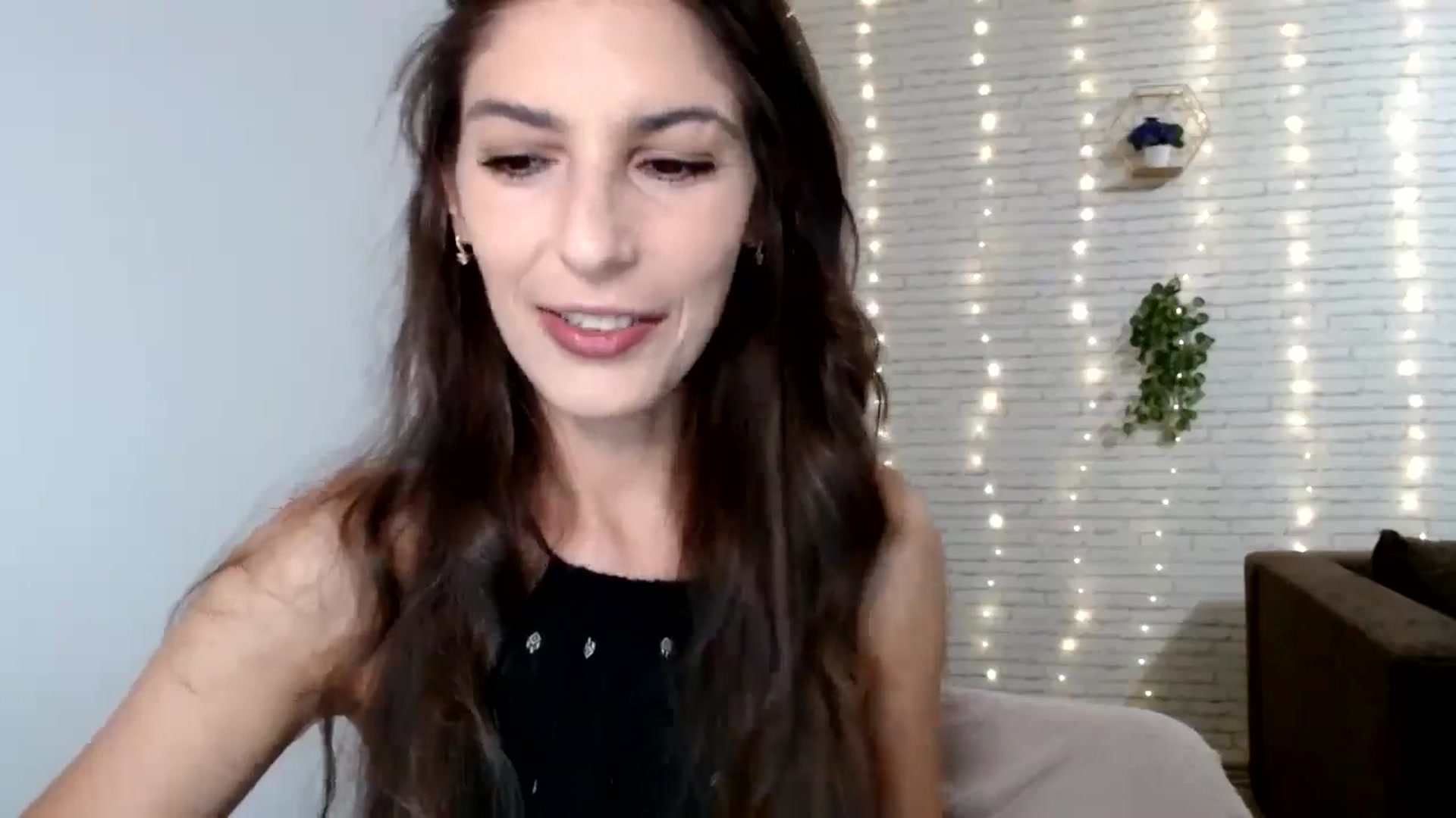 Gallery image thumbnail from AnnaMFC_'s myfreecams stream on, 08/03/2024, 03:01 image 2 of 20