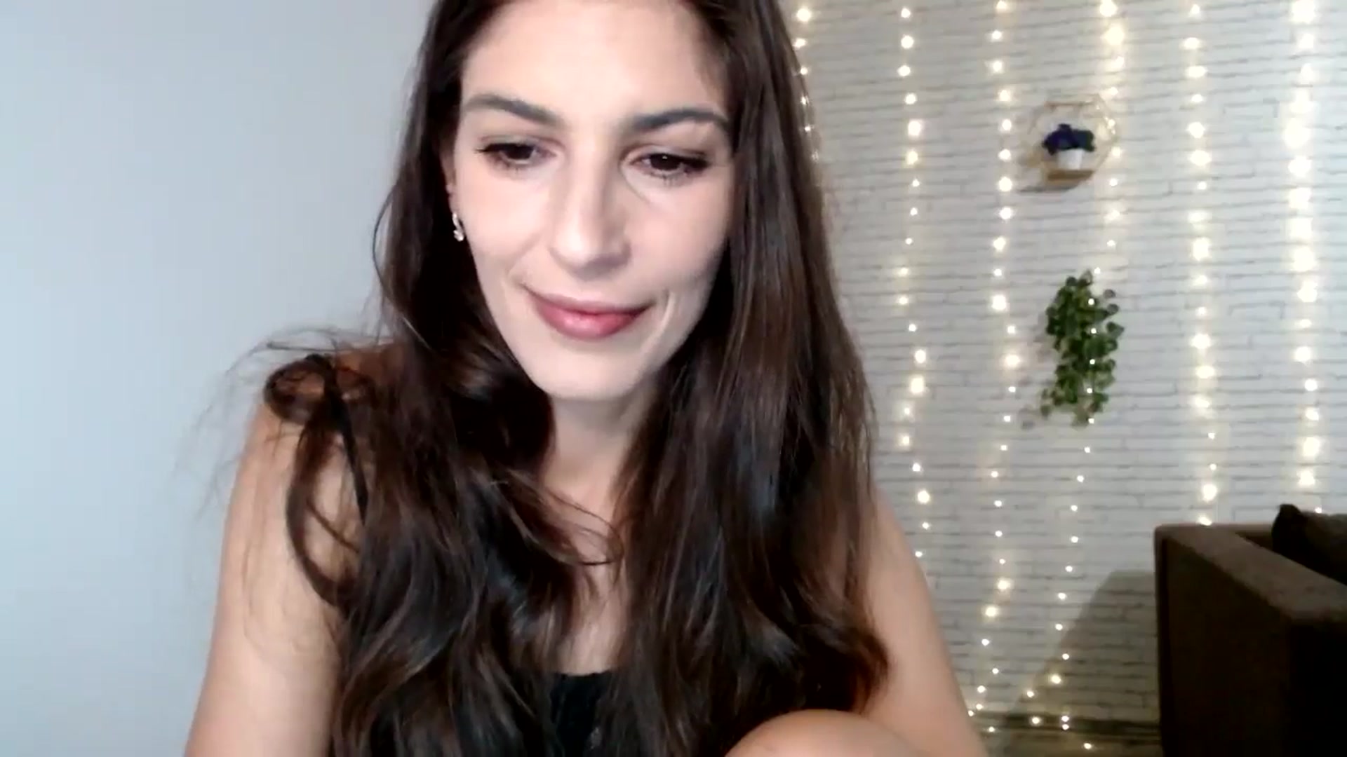Gallery image thumbnail from AnnaMFC_'s myfreecams stream on, 08/03/2024, 03:01 image 11 of 20