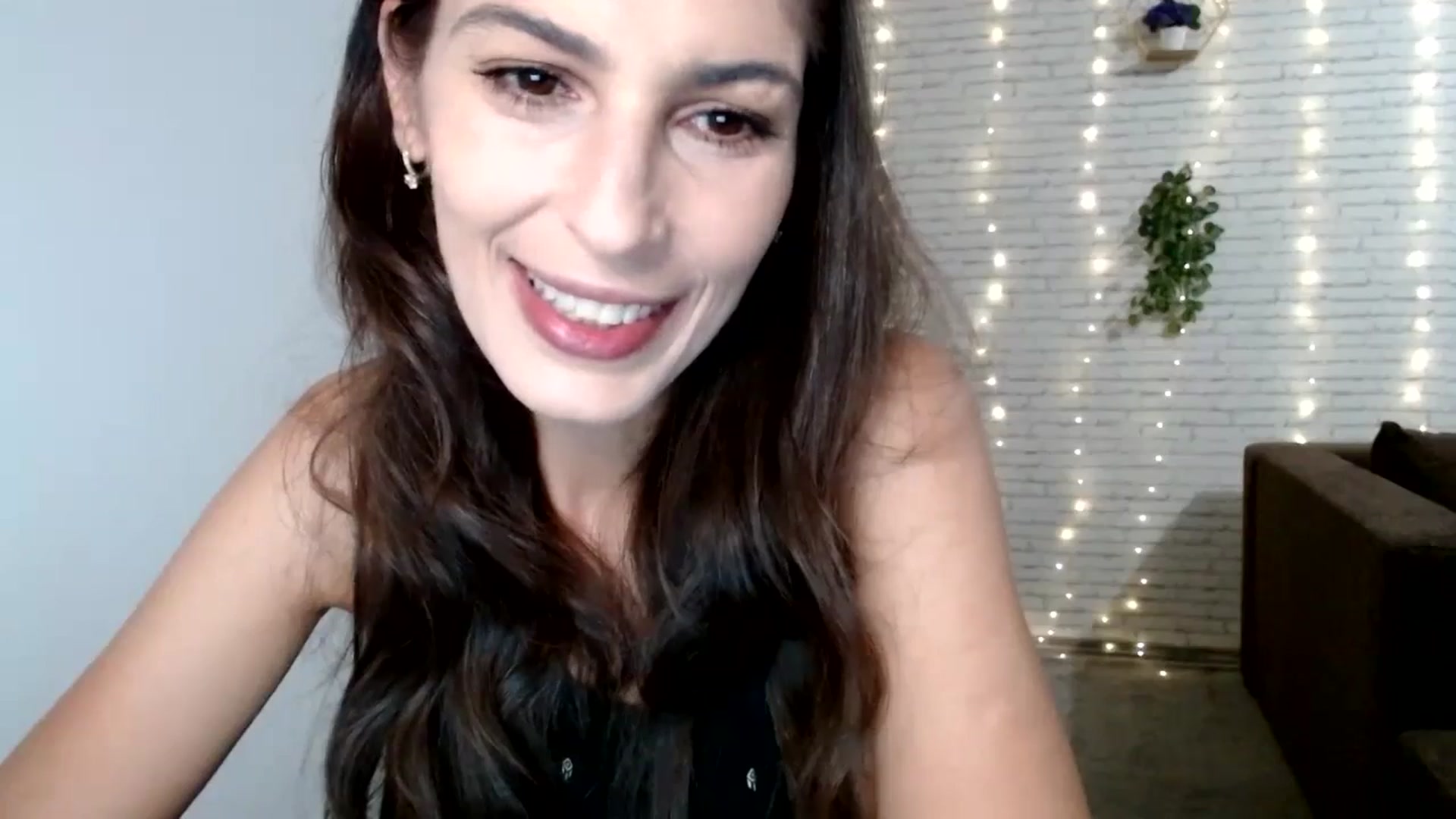 Gallery image thumbnail from AnnaMFC_'s myfreecams stream on, 08/03/2024, 03:01 image 6 of 20