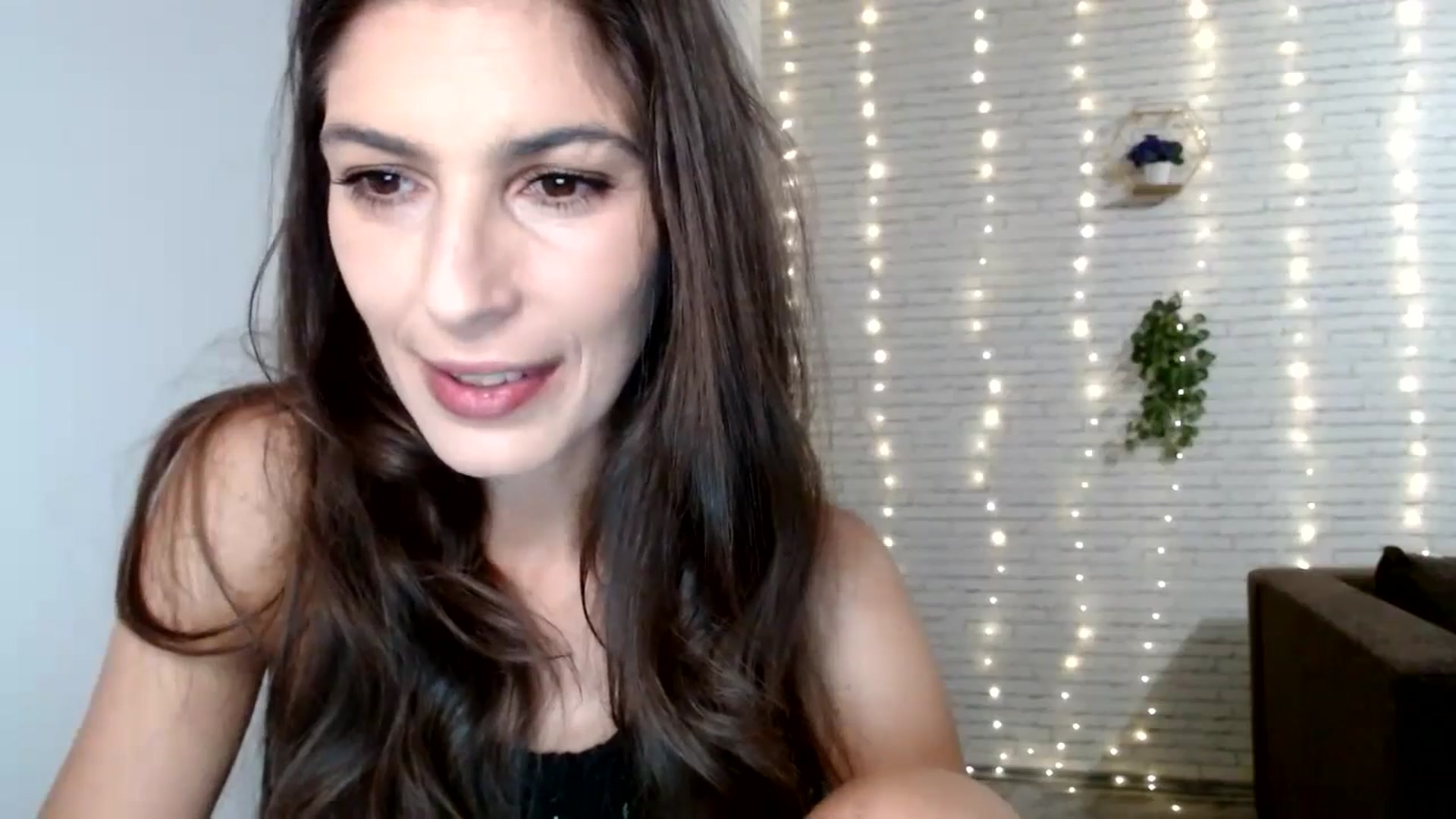 Gallery image thumbnail from AnnaMFC_'s myfreecams stream on, 08/03/2024, 03:01 image 12 of 20