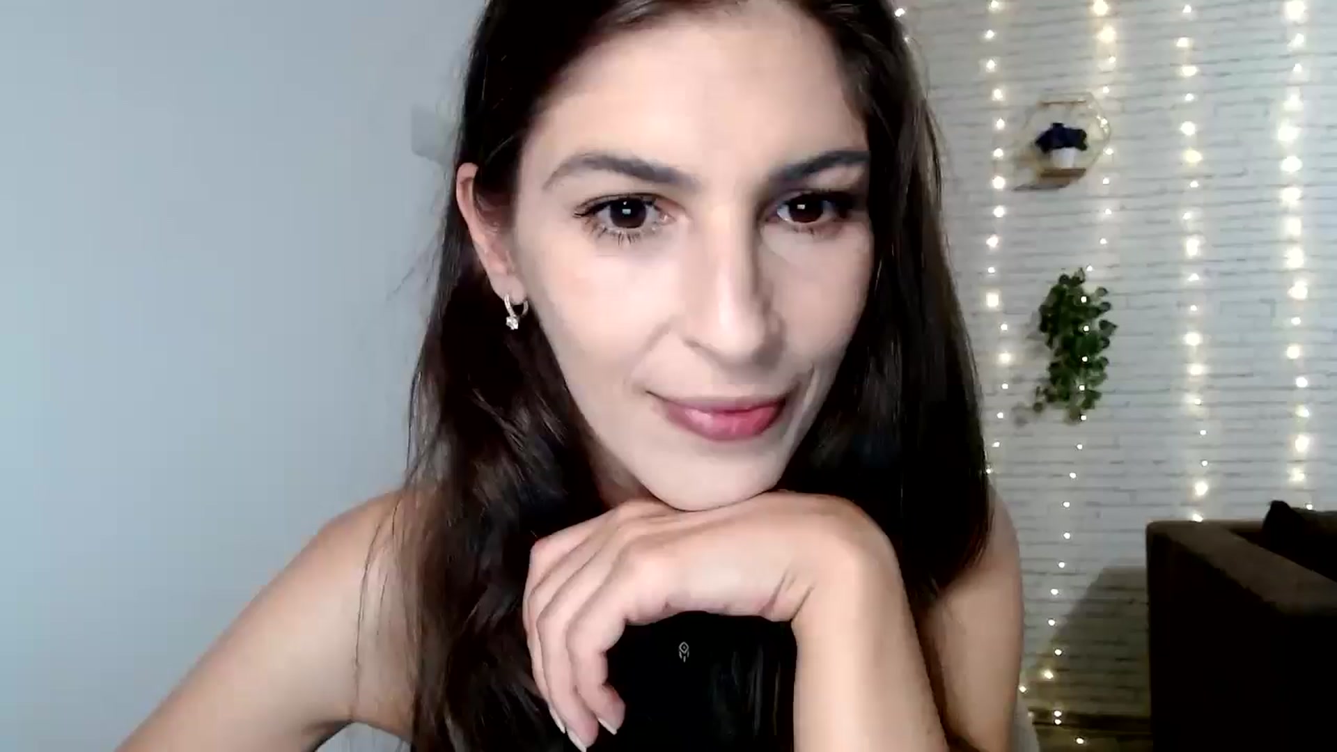 Gallery image thumbnail from AnnaMFC_'s myfreecams stream on, 08/03/2024, 03:01 image 15 of 20