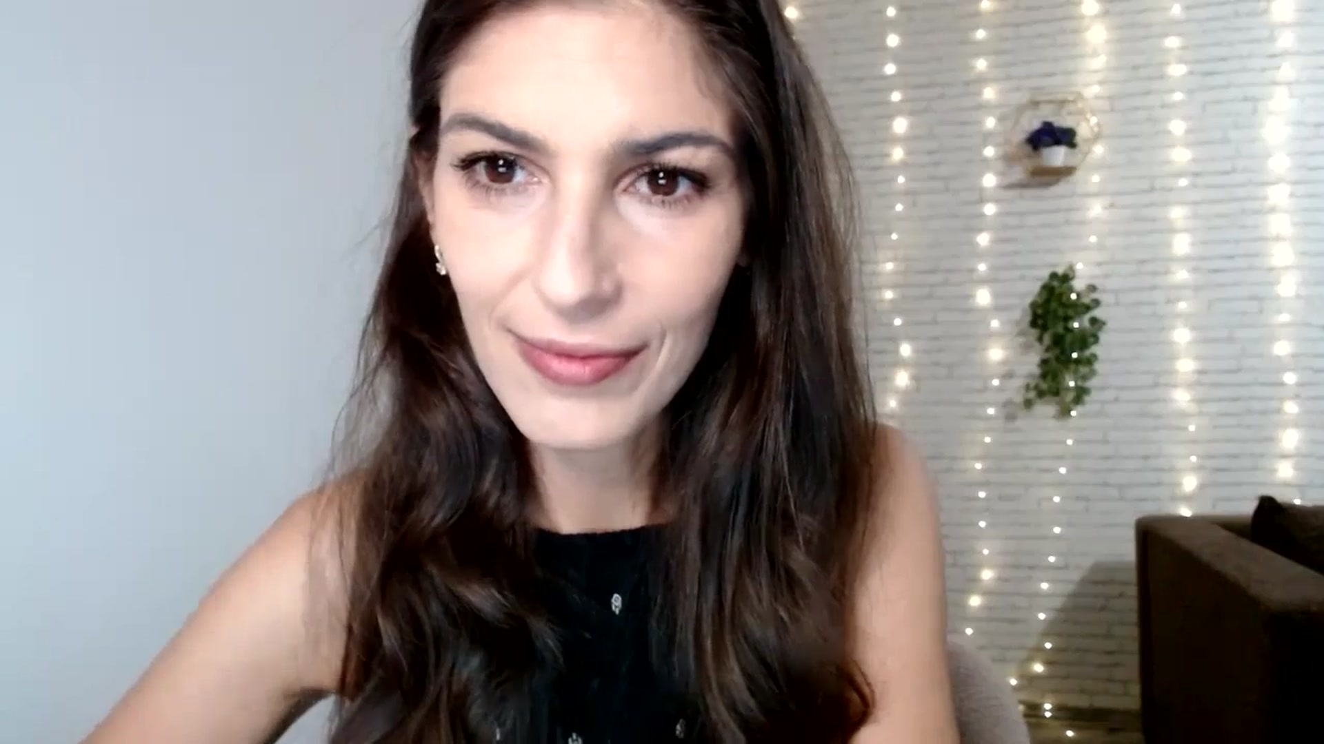 Gallery image thumbnail from AnnaMFC_'s myfreecams stream on, 08/03/2024, 03:01 image 16 of 20