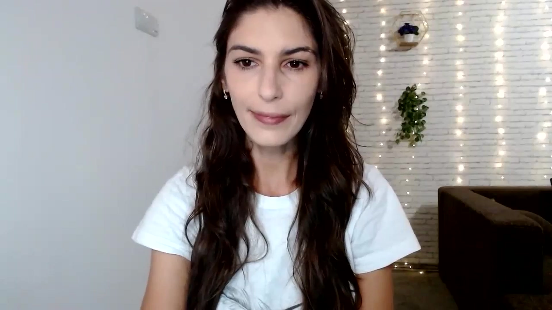 Gallery image thumbnail from AnnaMFC_'s myfreecams stream on, 08/08/2024, 04:09 image 4 of 20