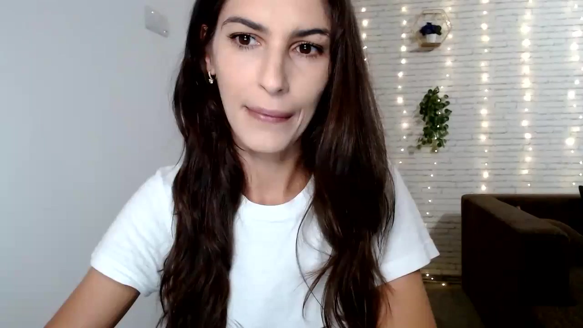 Gallery image thumbnail from AnnaMFC_'s myfreecams stream on, 08/08/2024, 04:09 image 1 of 20